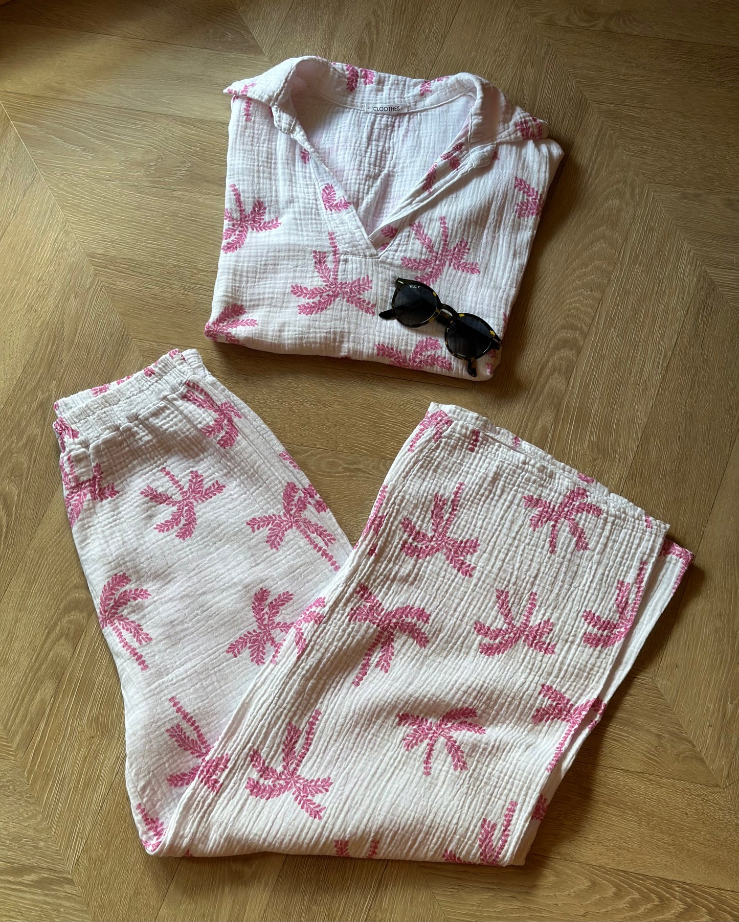 Ensemble d’été en gaze de coton blanc brodé de palmiers roses T.U