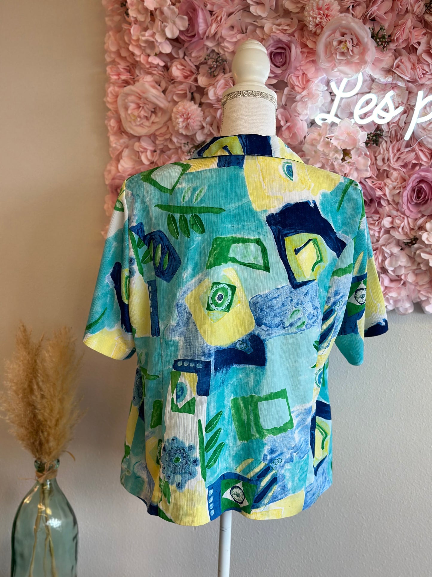Chemise bleu, vert et jaune à motifs, modèle vintage, T.U