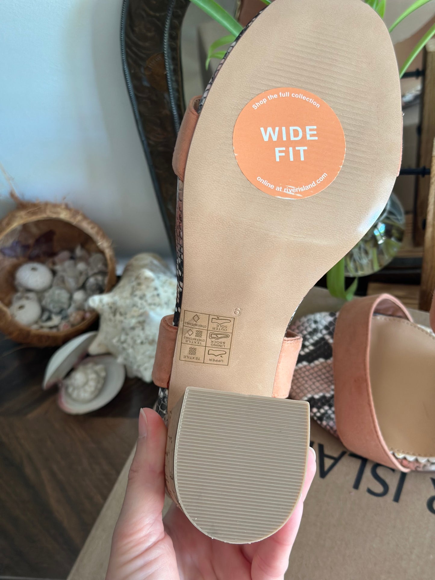 Sandales corail rose clair à talon T.39 – neuves