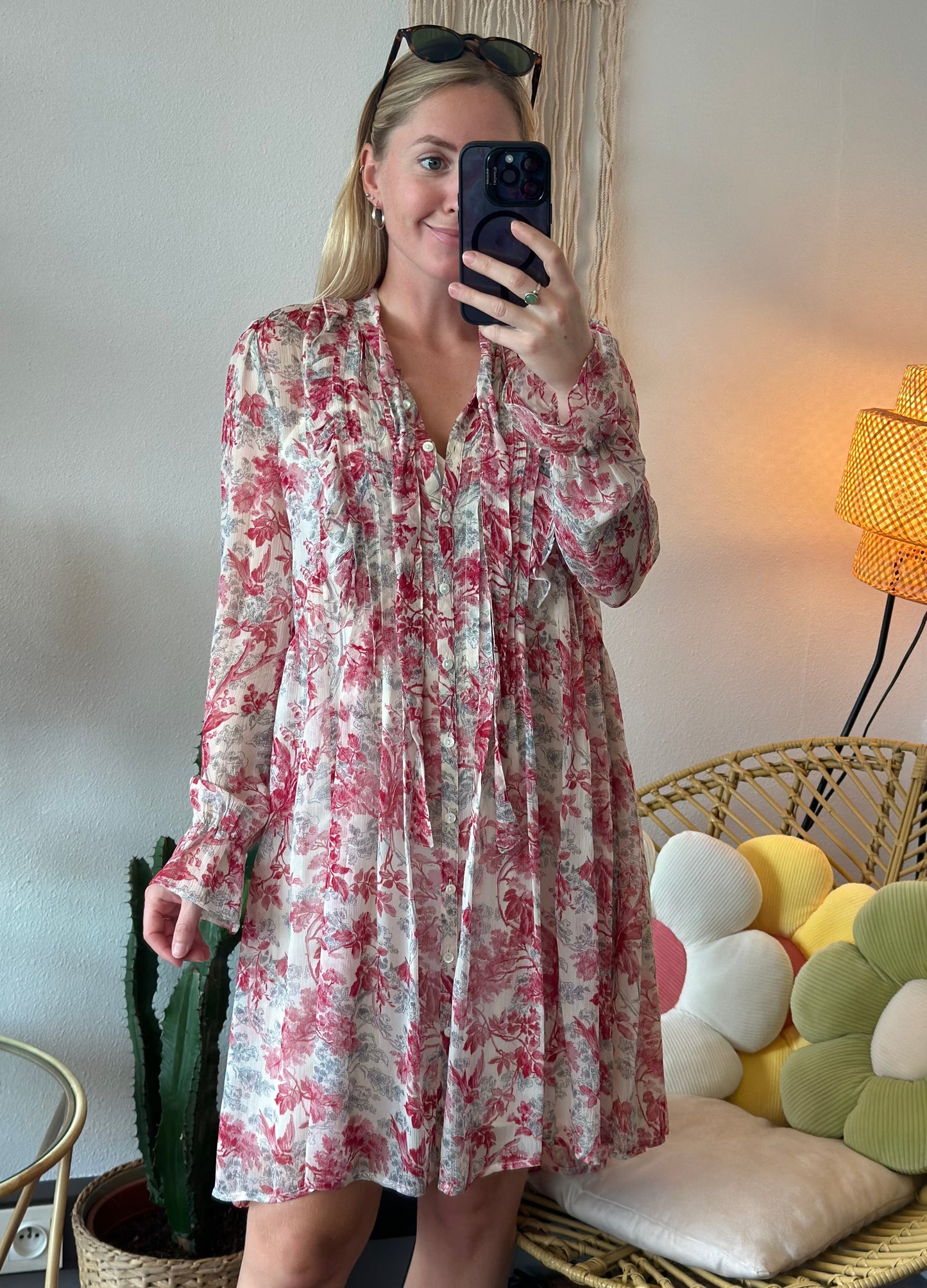 Belle robe en toile de soie imprimée à motifs fleuris, T.34/36