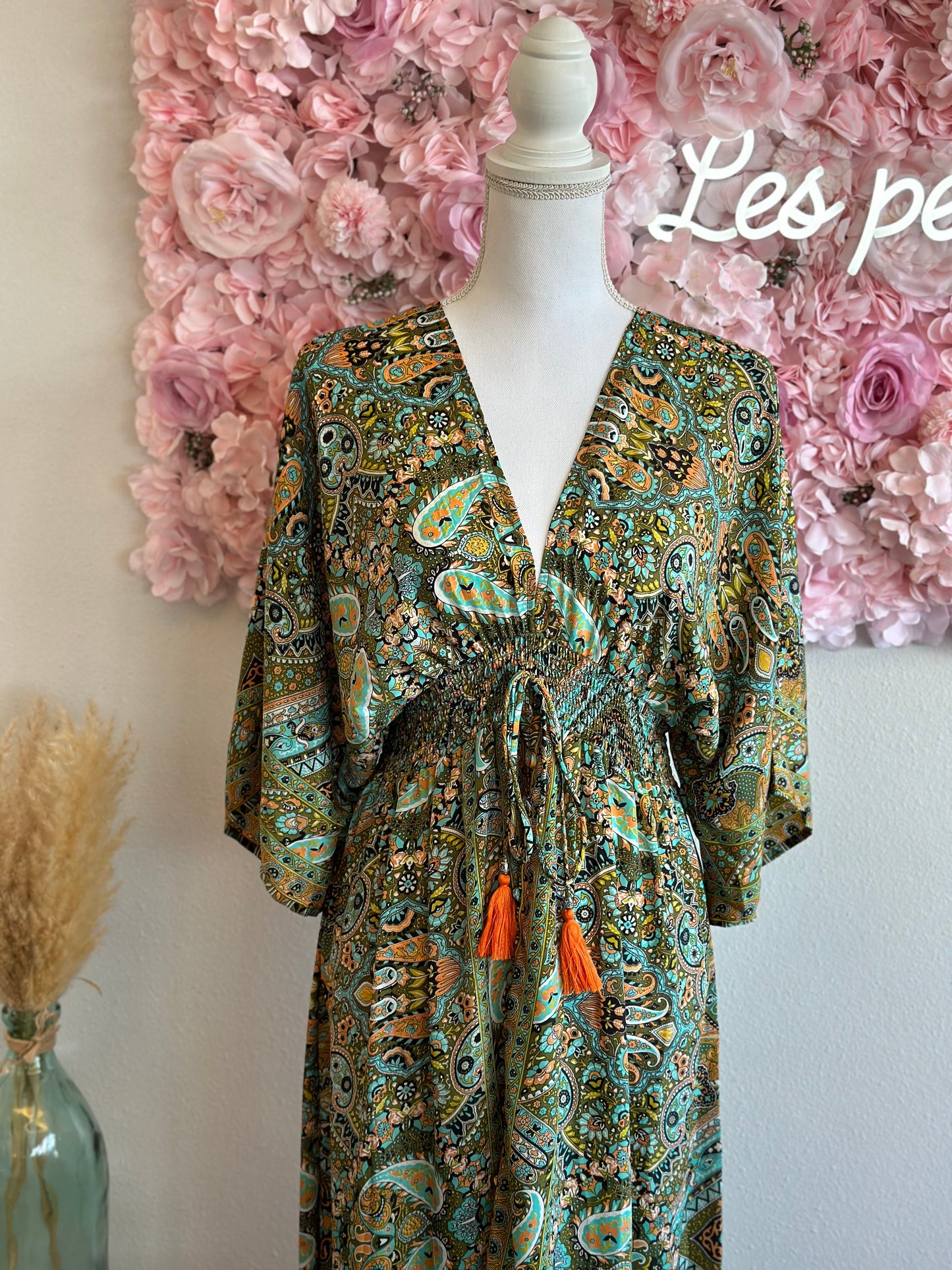 Robe longue bohème verte avec motifs fleuris et paisley, T.U