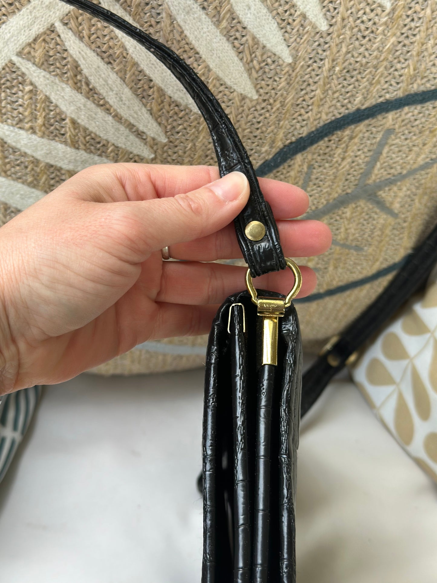 Sac bandoulière cuir noir effet croco vintage