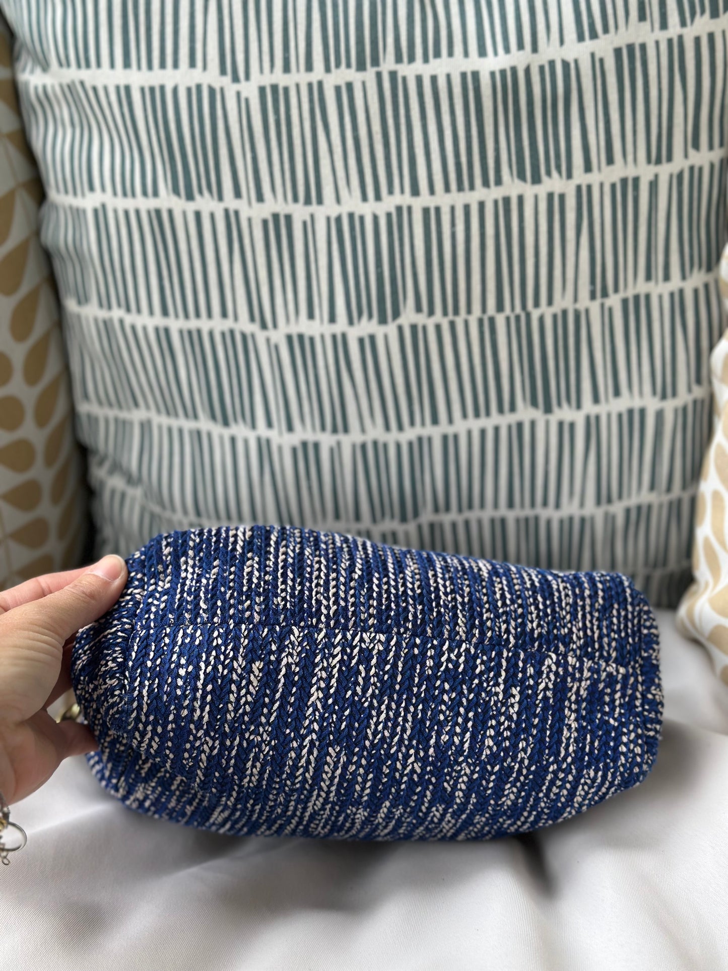 Sac en cuir bleu modèle “Mama” avec double bandoulière