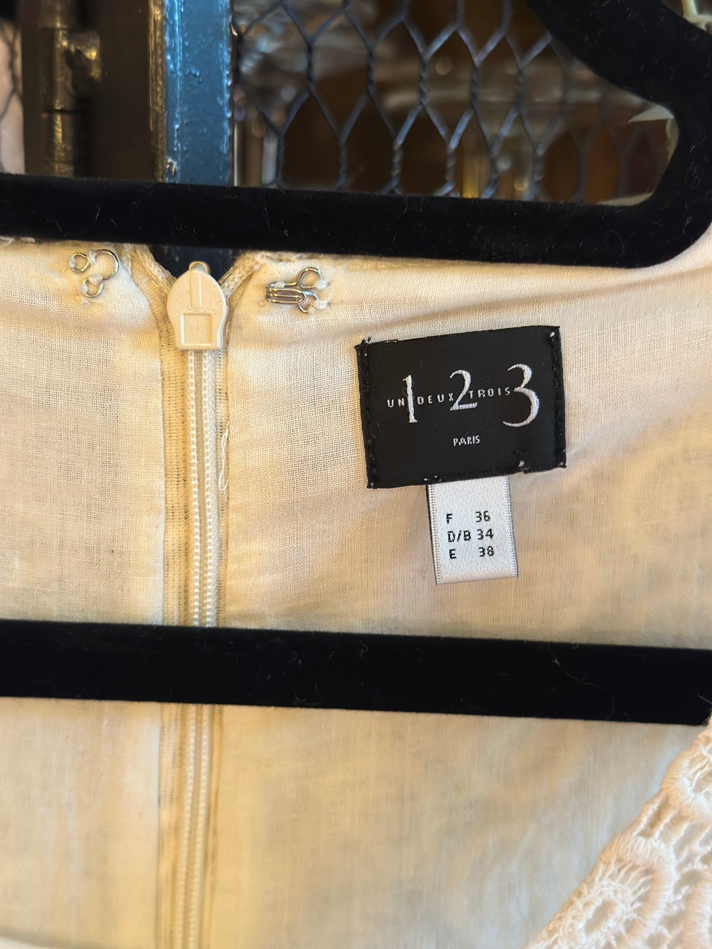Robe ajourée blanc crème T.36