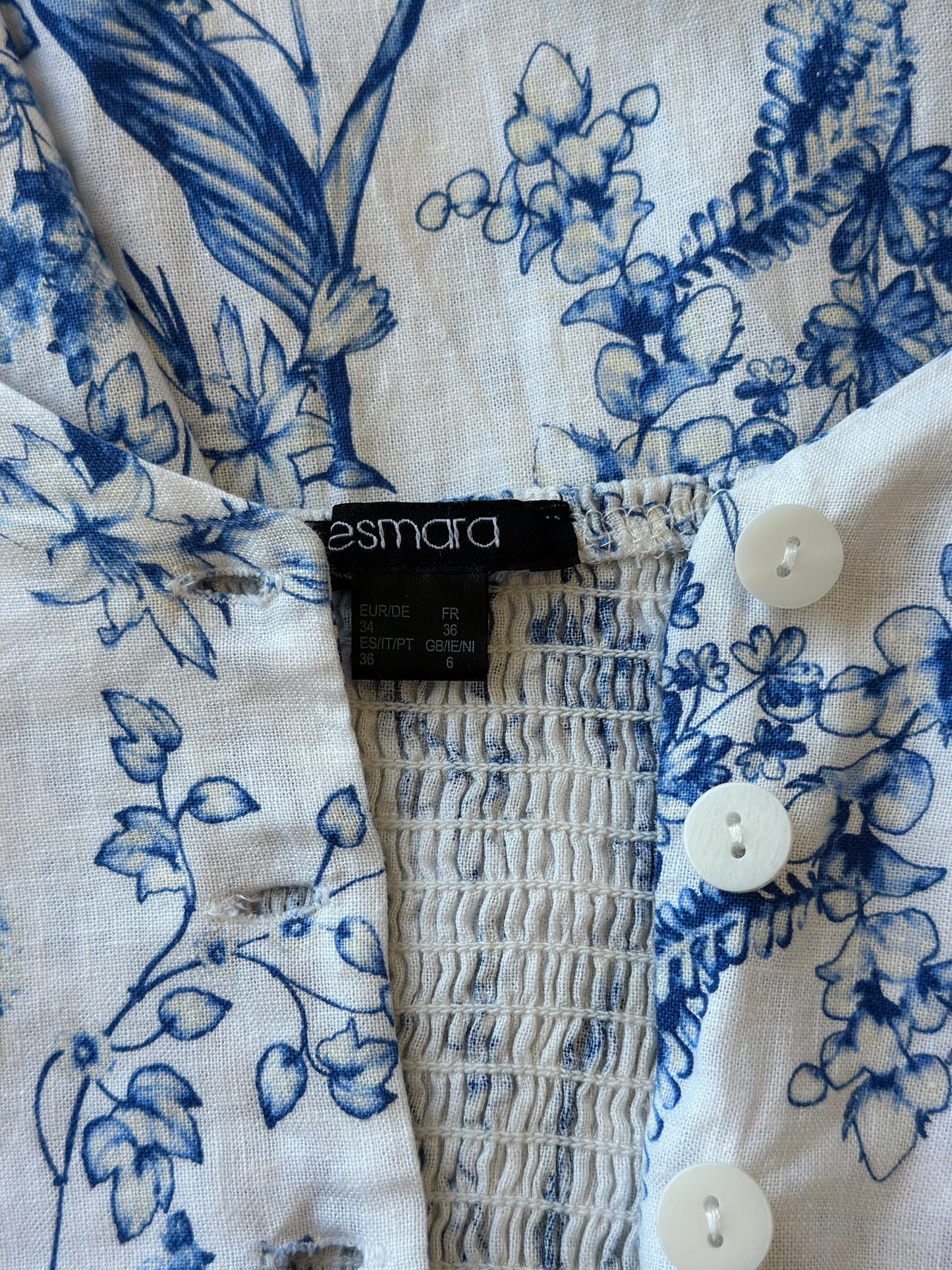 Robe d'été blanche en lin, motifs Jouy fleuris bleu clair, T.36