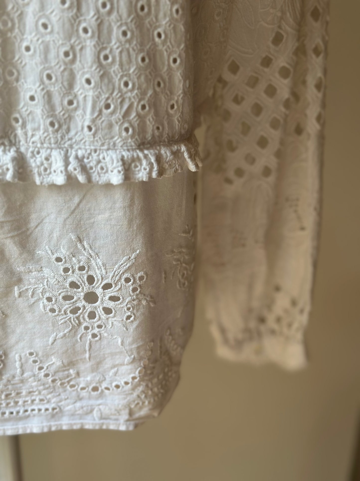 Blouse brodée blanche Zara en coton ajouré T.34/36 oversize