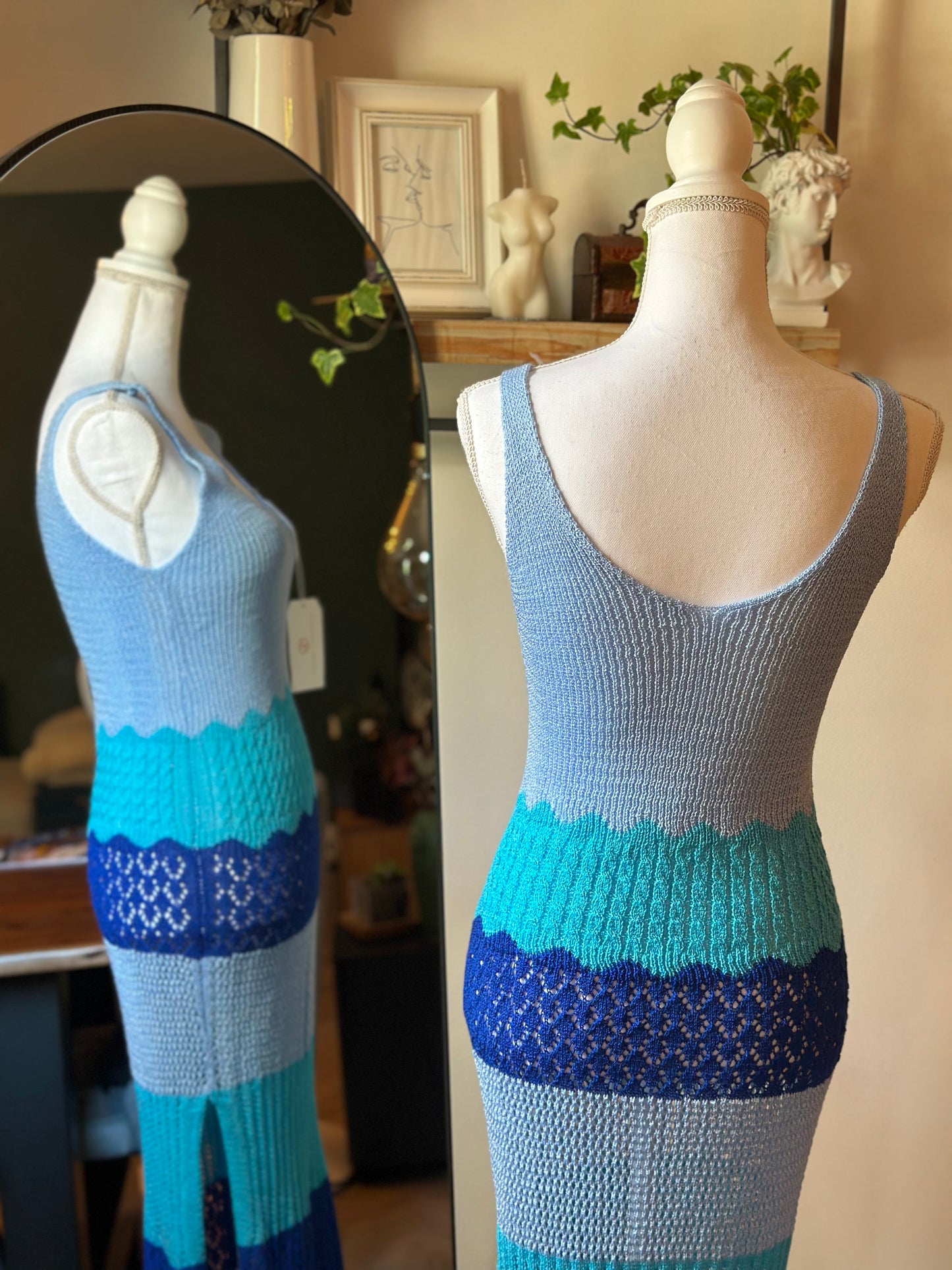 Robe longue maille bleue neuve T.U