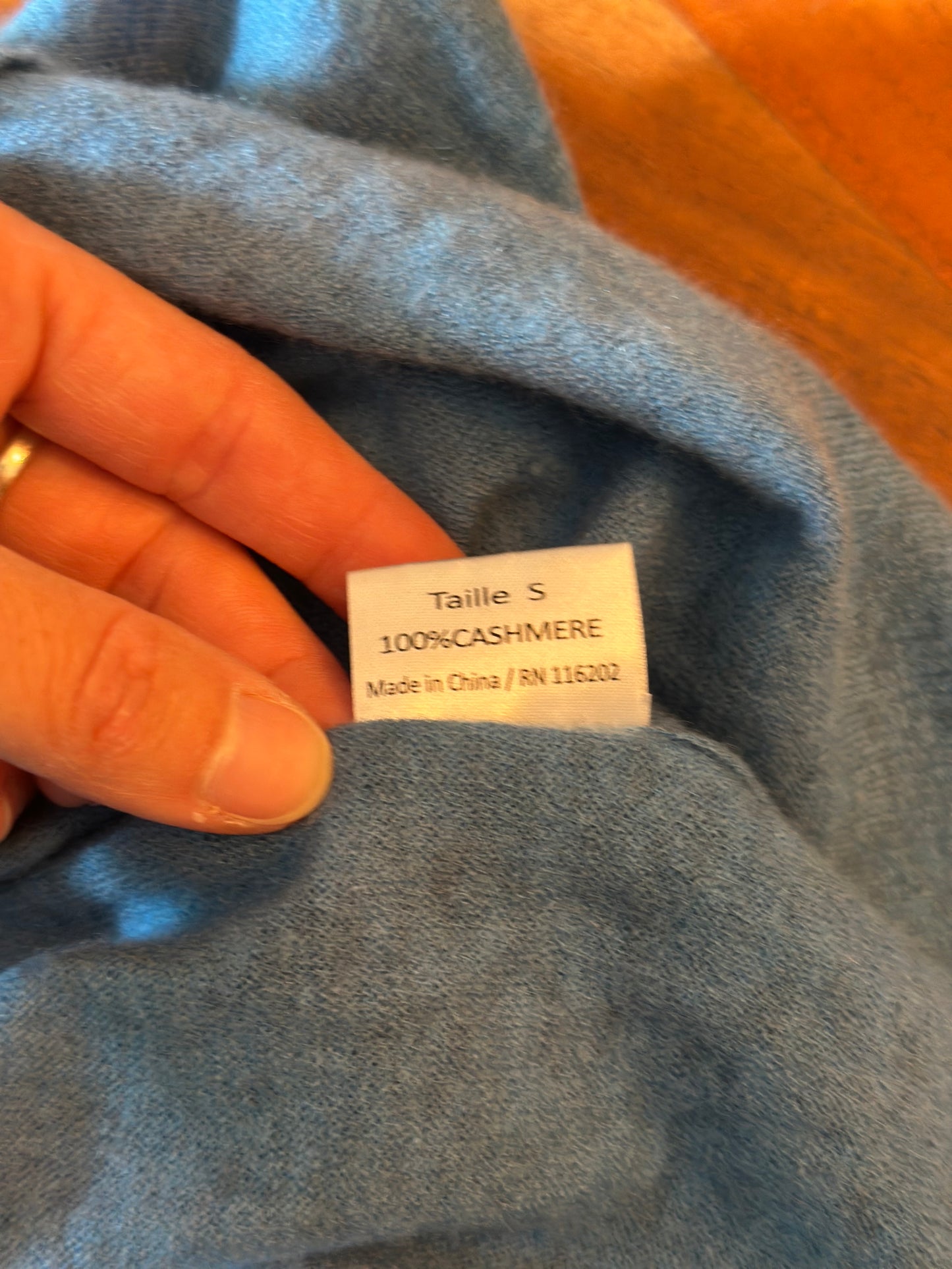 Pull col rond en cachemire bleu modèle miss cp T.36