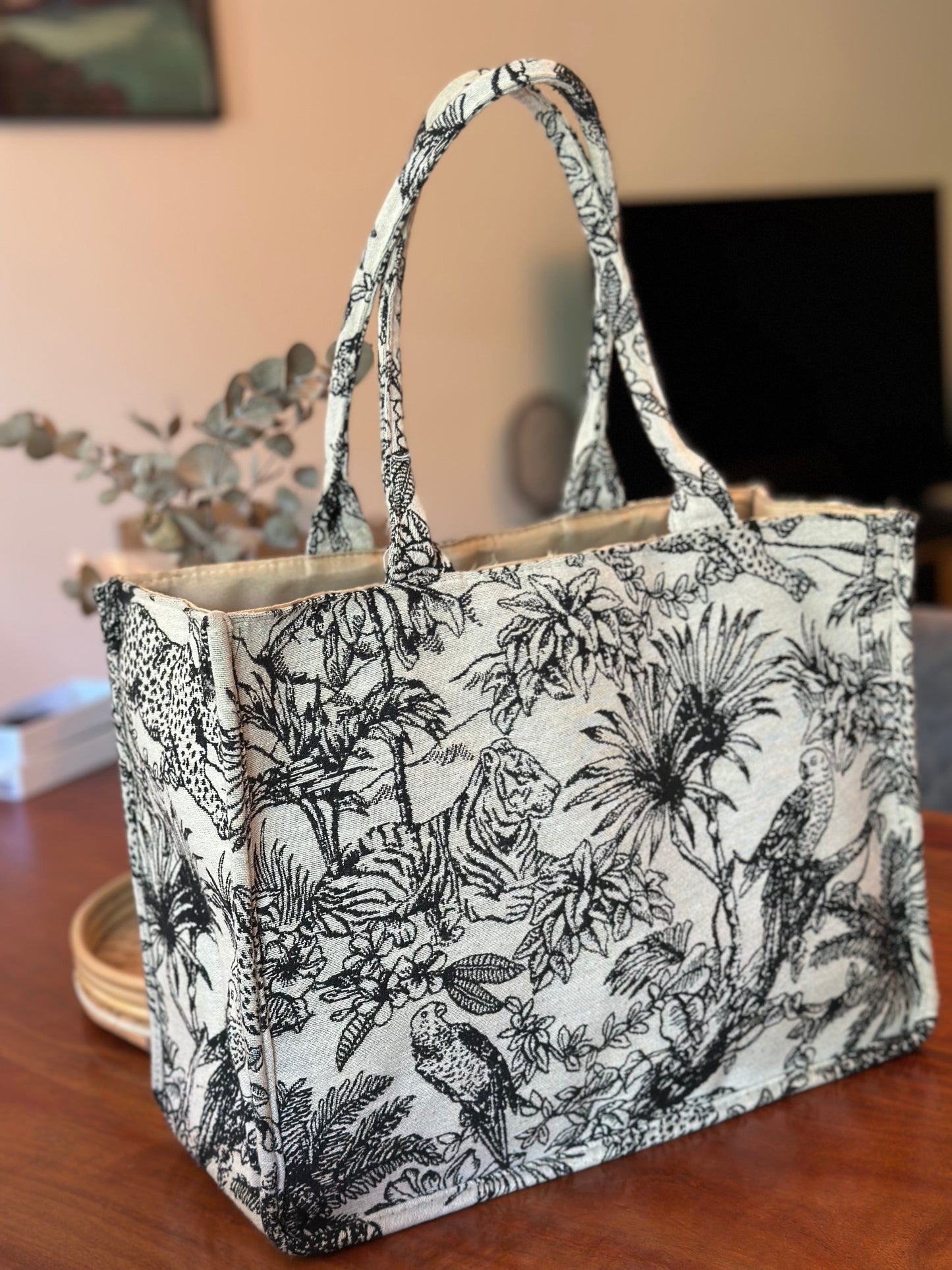 Sac cabas noir en jacquard motif jungle