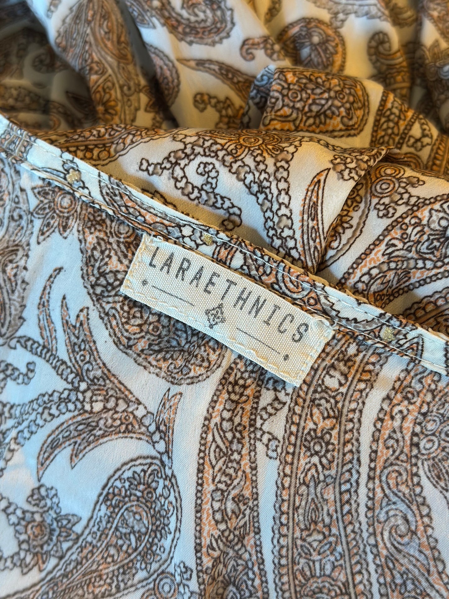 Belle robe longue motifs paisley fleuris taille U - Laraethnics
