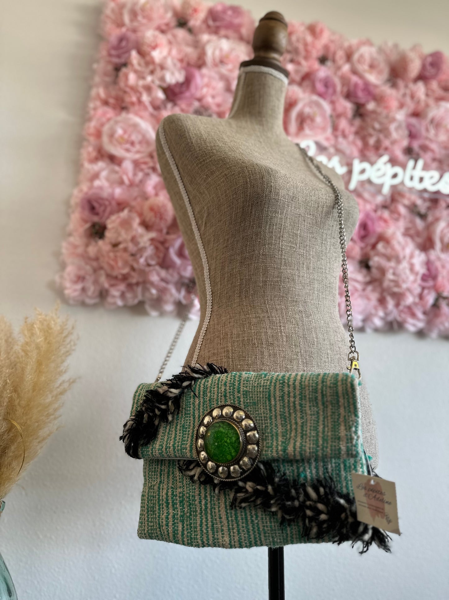 Pochette en bandoulière artisanale en bandoulière