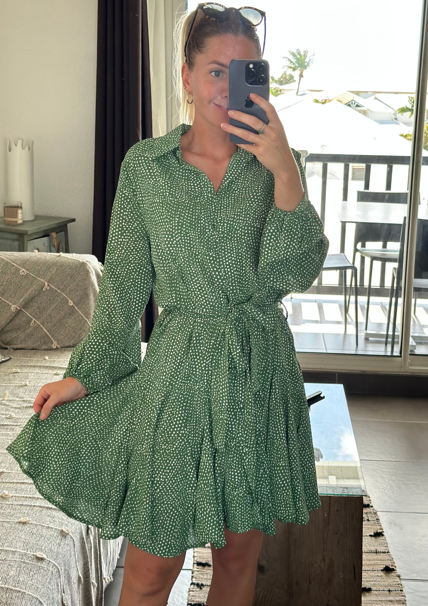 Robe fluide à volants verte à pois blancs T.38/40