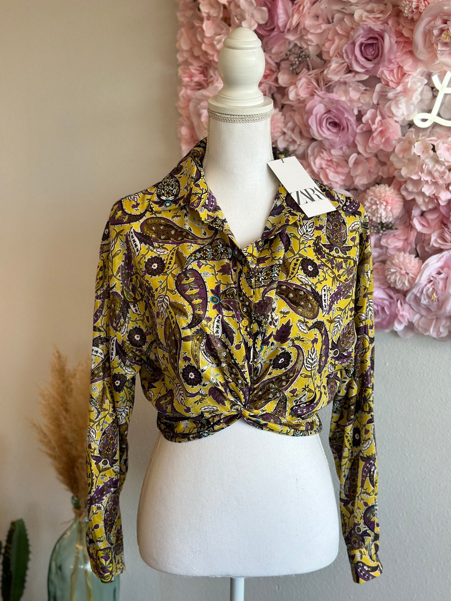 Chemisier court imprimé cachemire paisley jaune et violet, taille XS - Zara