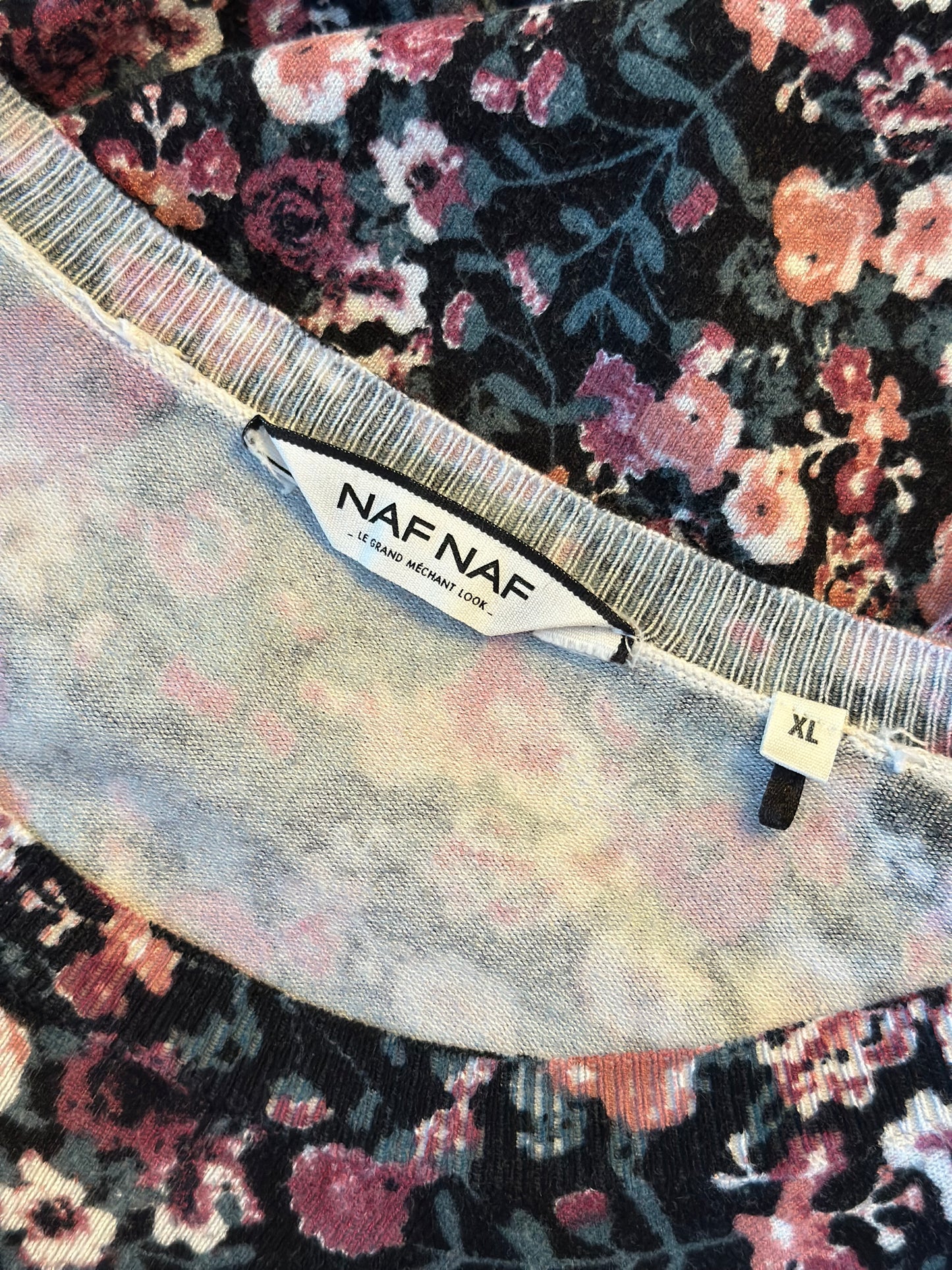 Pull imprimé fleuri T.42