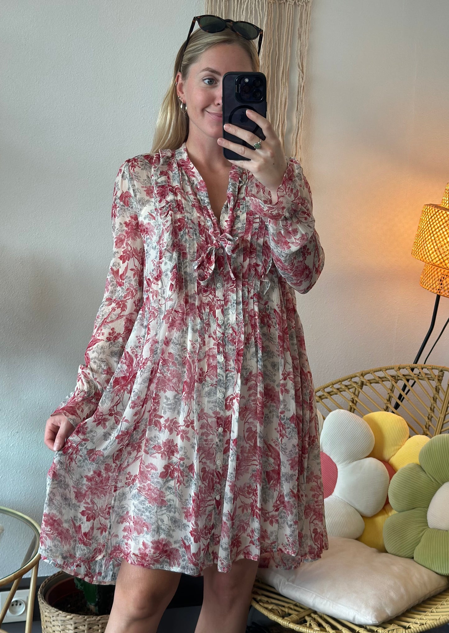 Belle robe en toile de soie imprimée à motifs fleuris, T.34/36