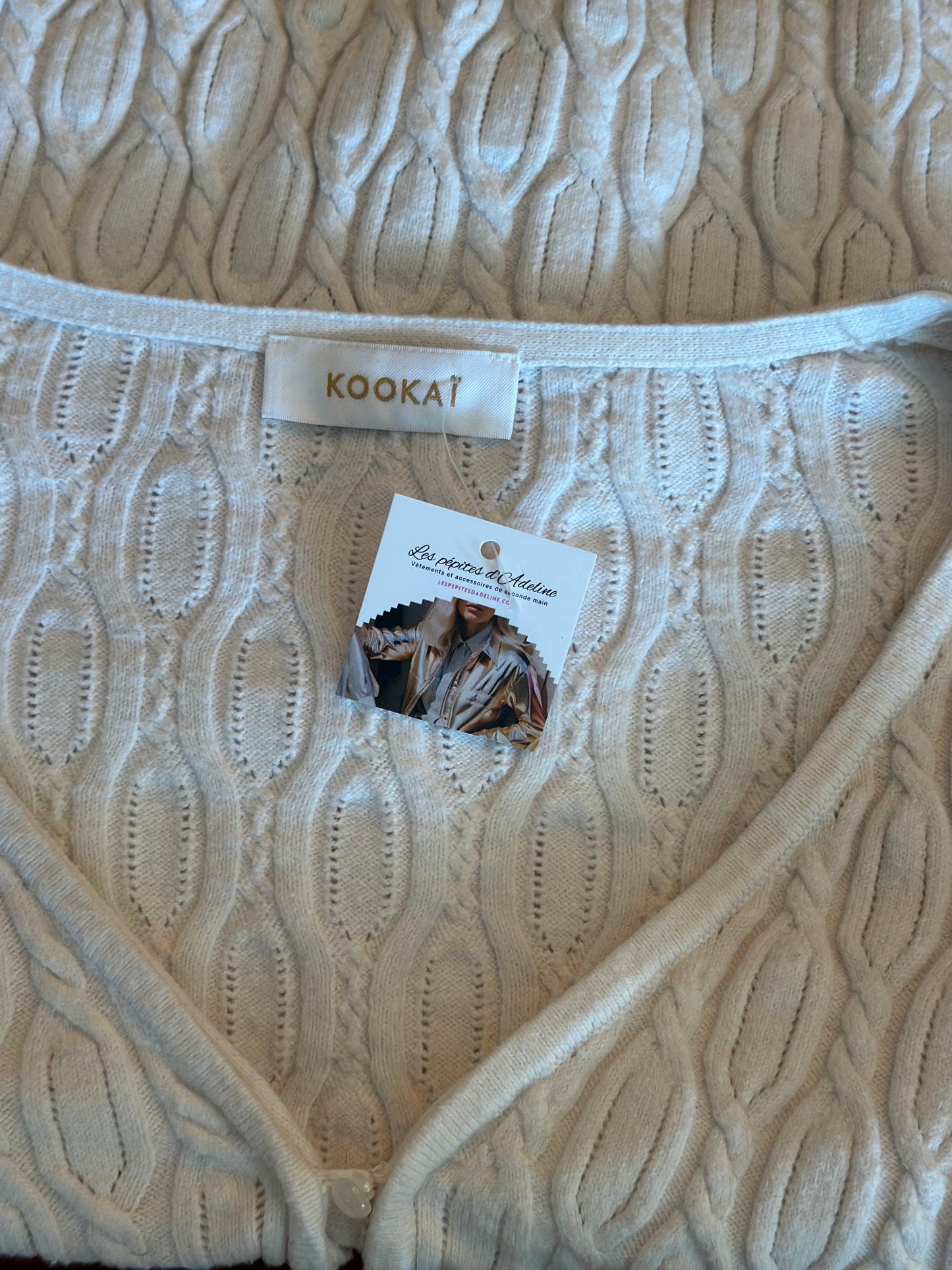 Pull blanc crème à boutons T.34