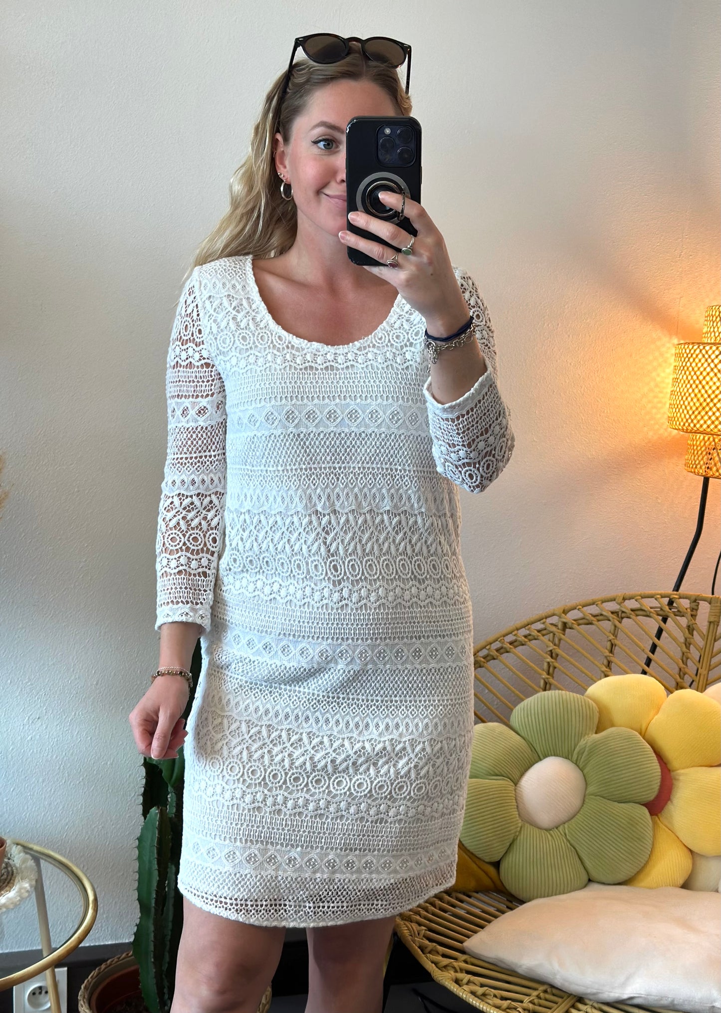 Magnifique robe blanche broderies en crochet, T.36