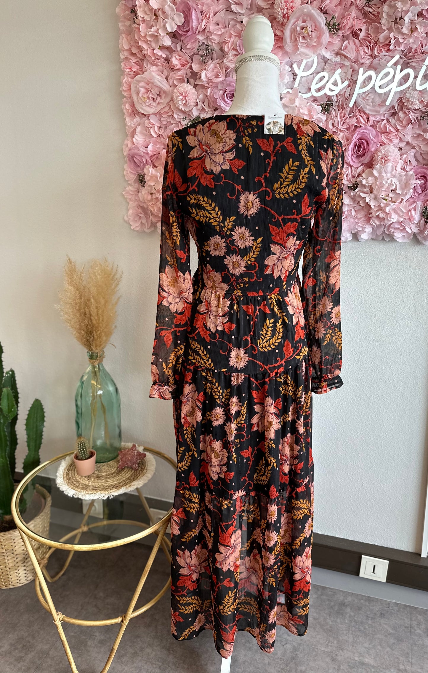 Robe longue fluide à motifs fleuris T.36