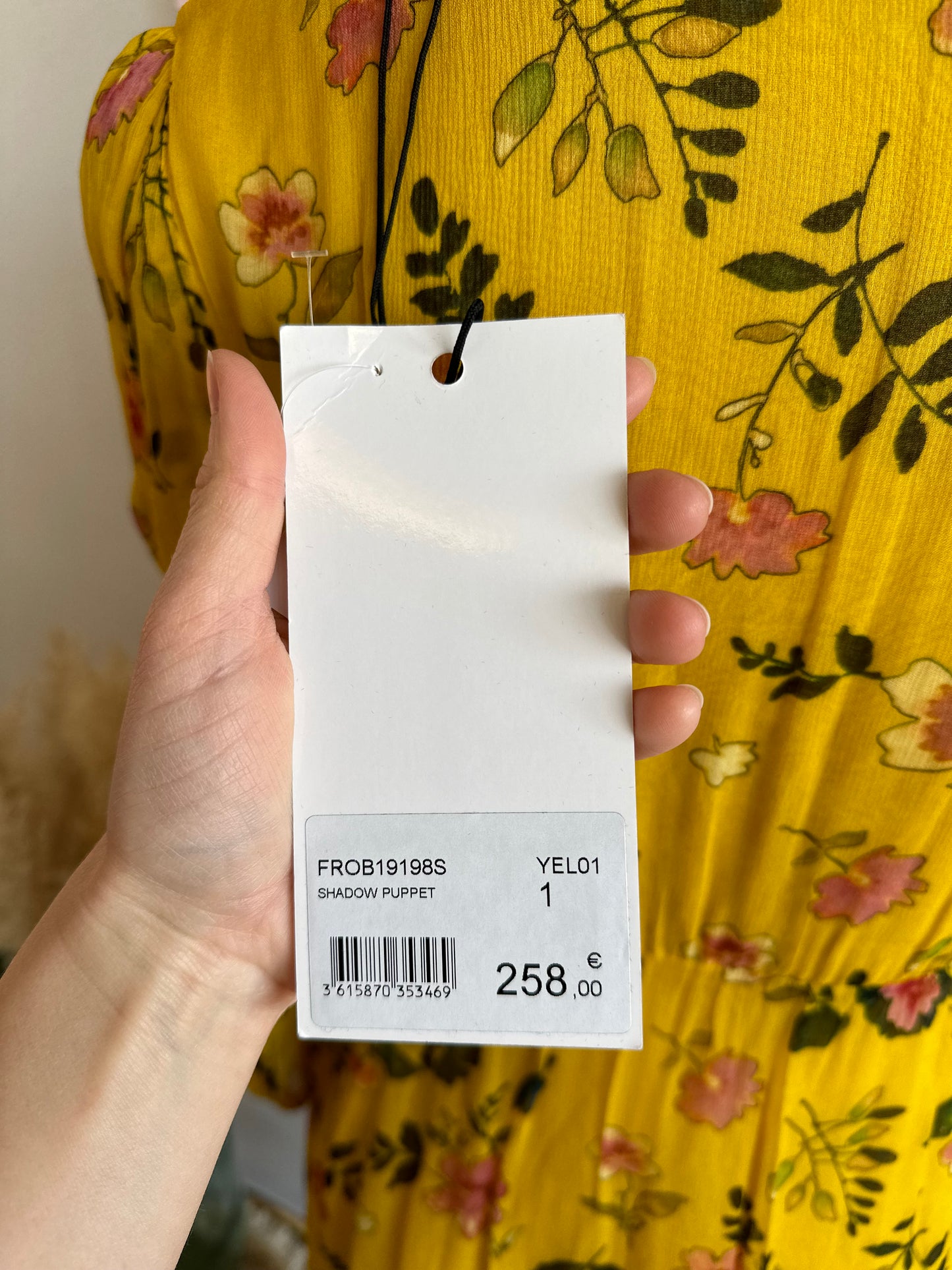 Belle robe jaune à fleurs T.36 neuve