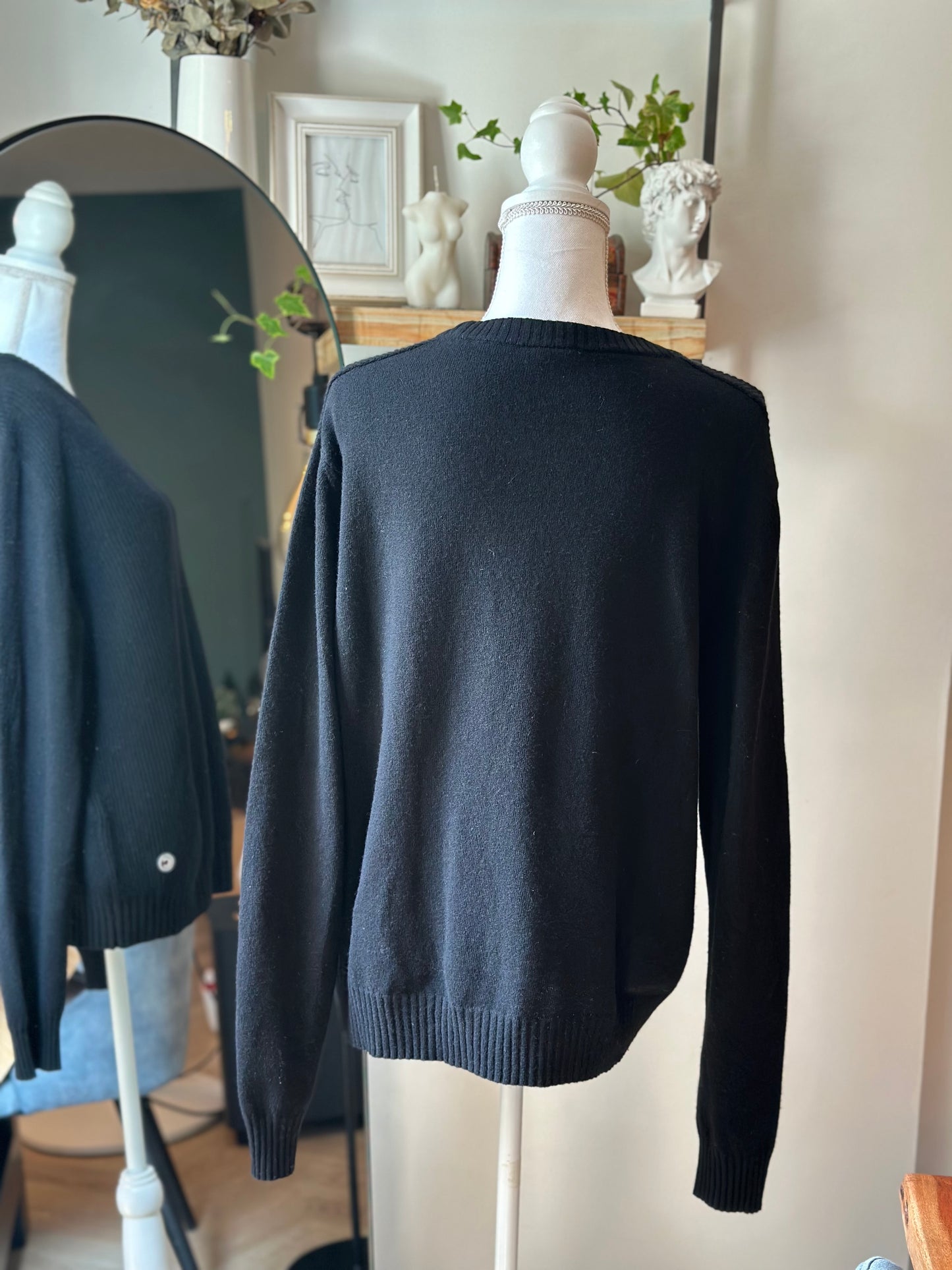 Pull noir en laine logo brodé T.42