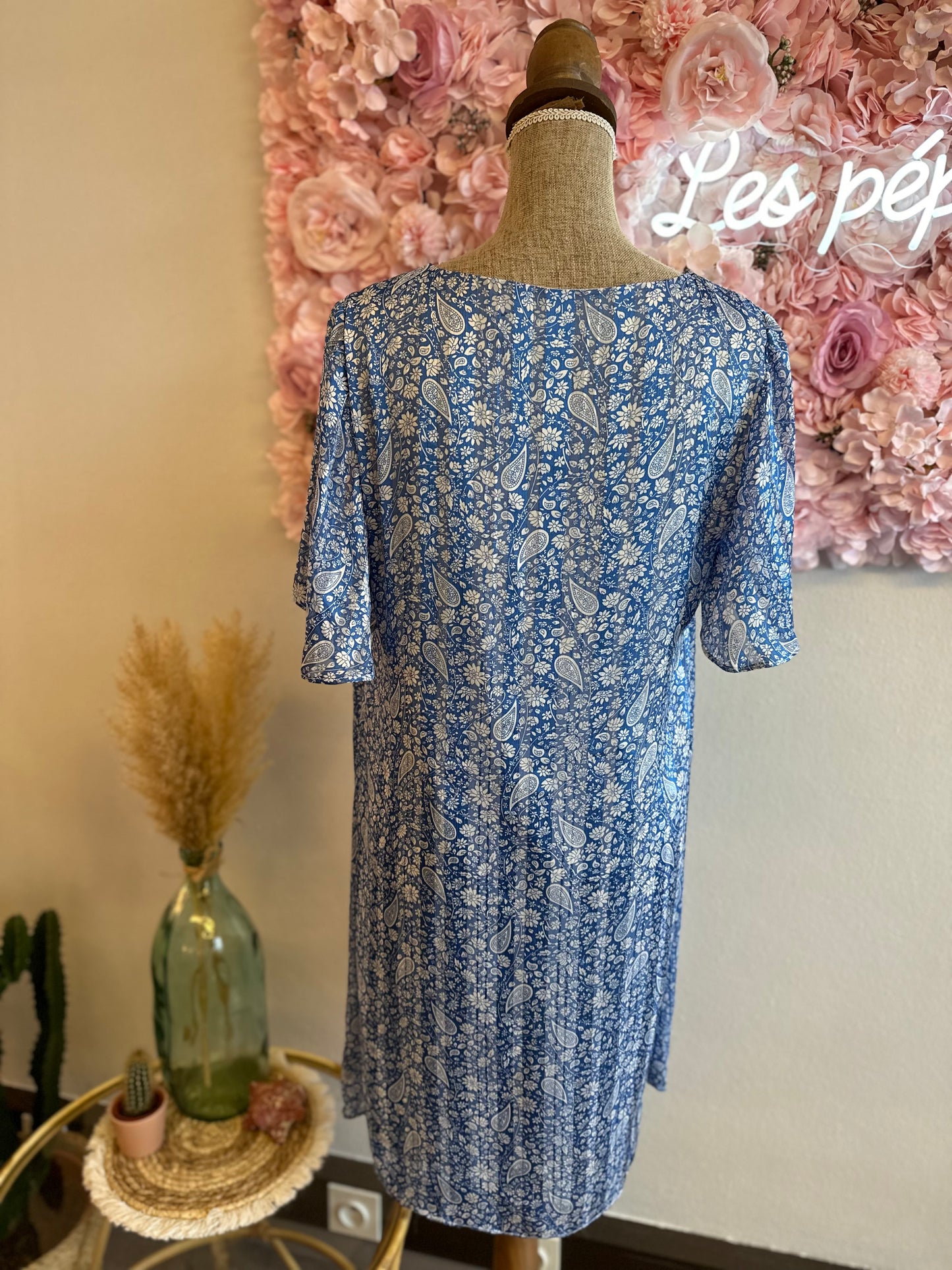 Robe bleue clair avec motif cachemire T.38