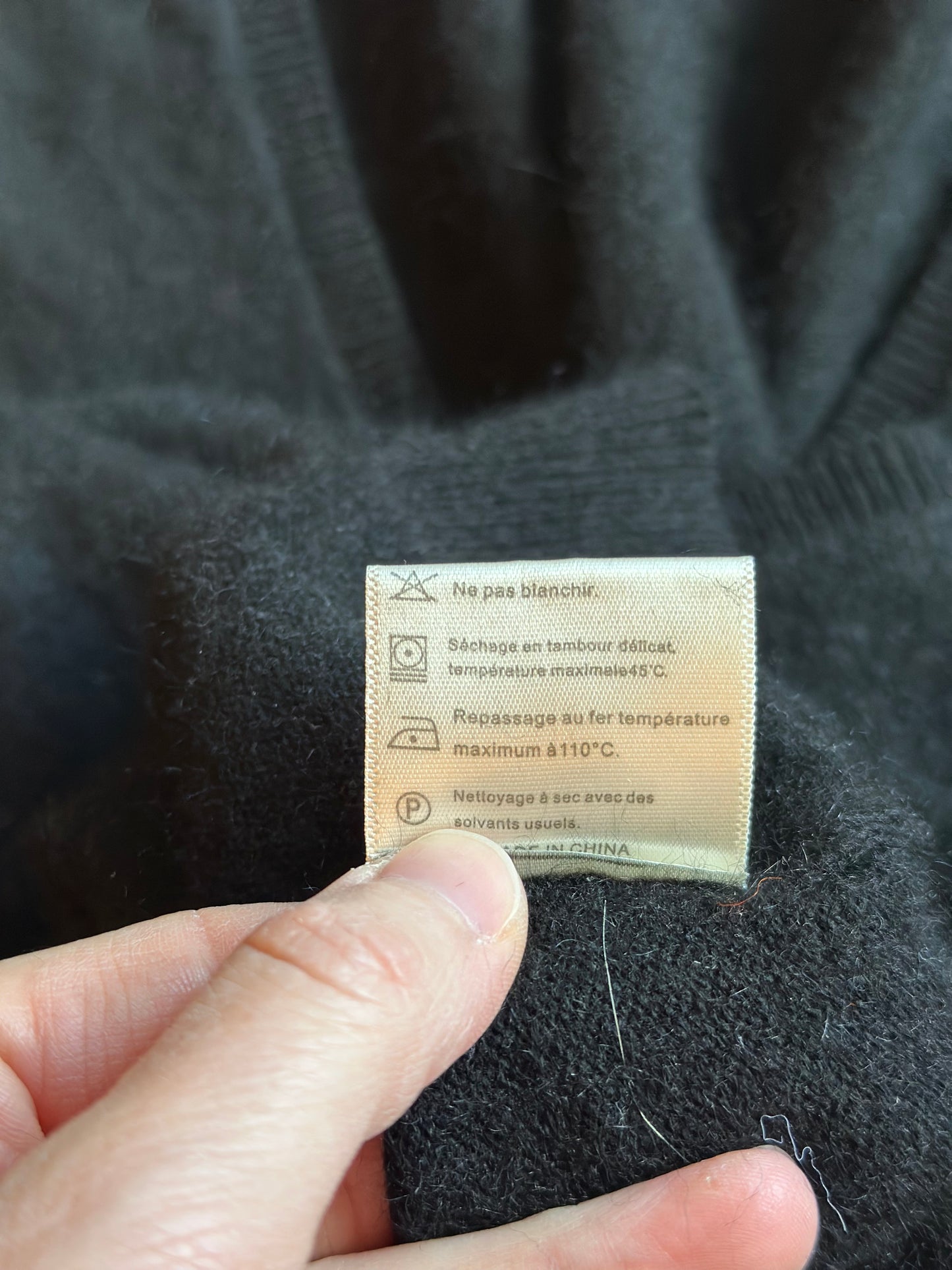 Pull noir col V laine mélangée T.34
