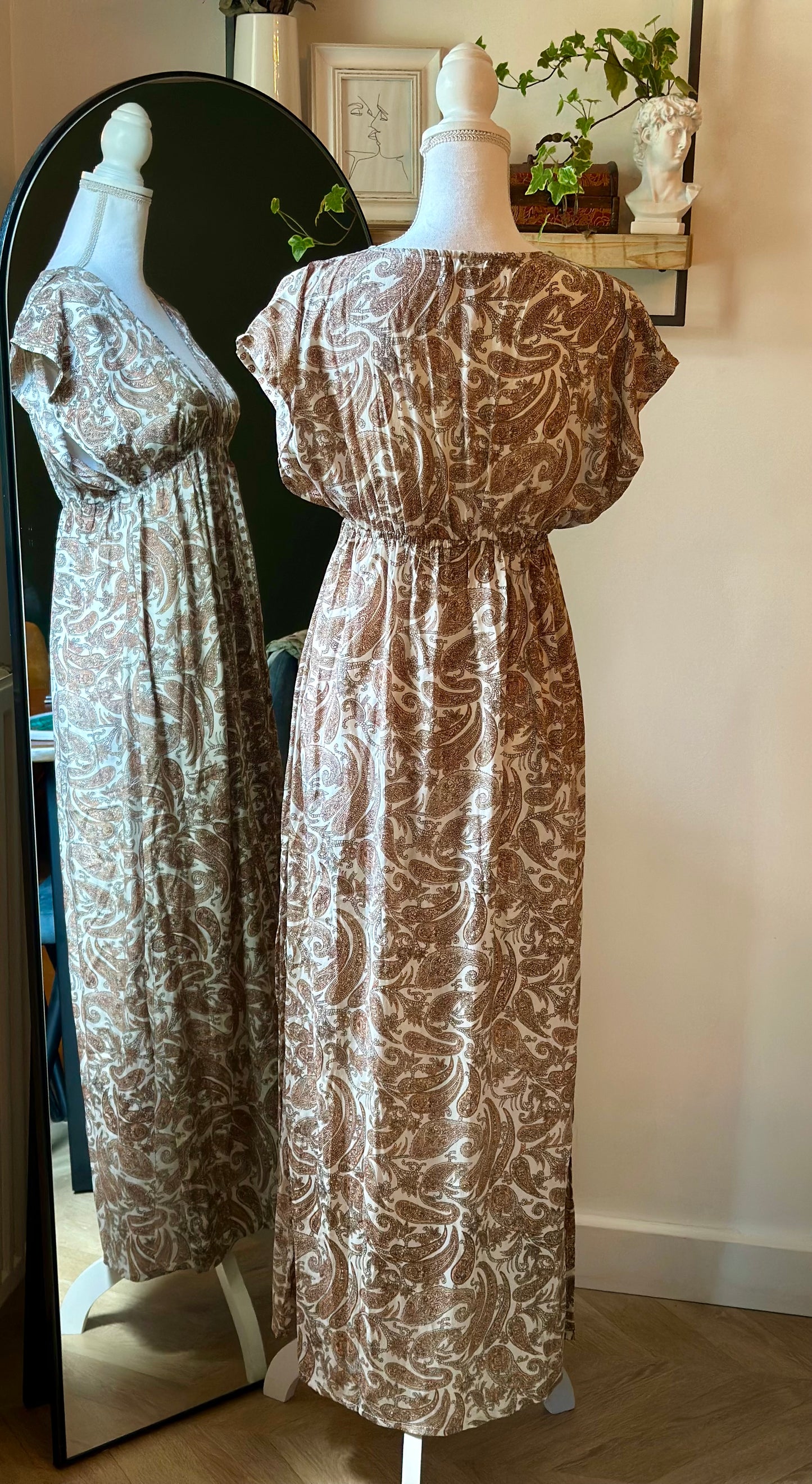 Belle robe longue motifs paisley fleuris taille U - Laraethnics