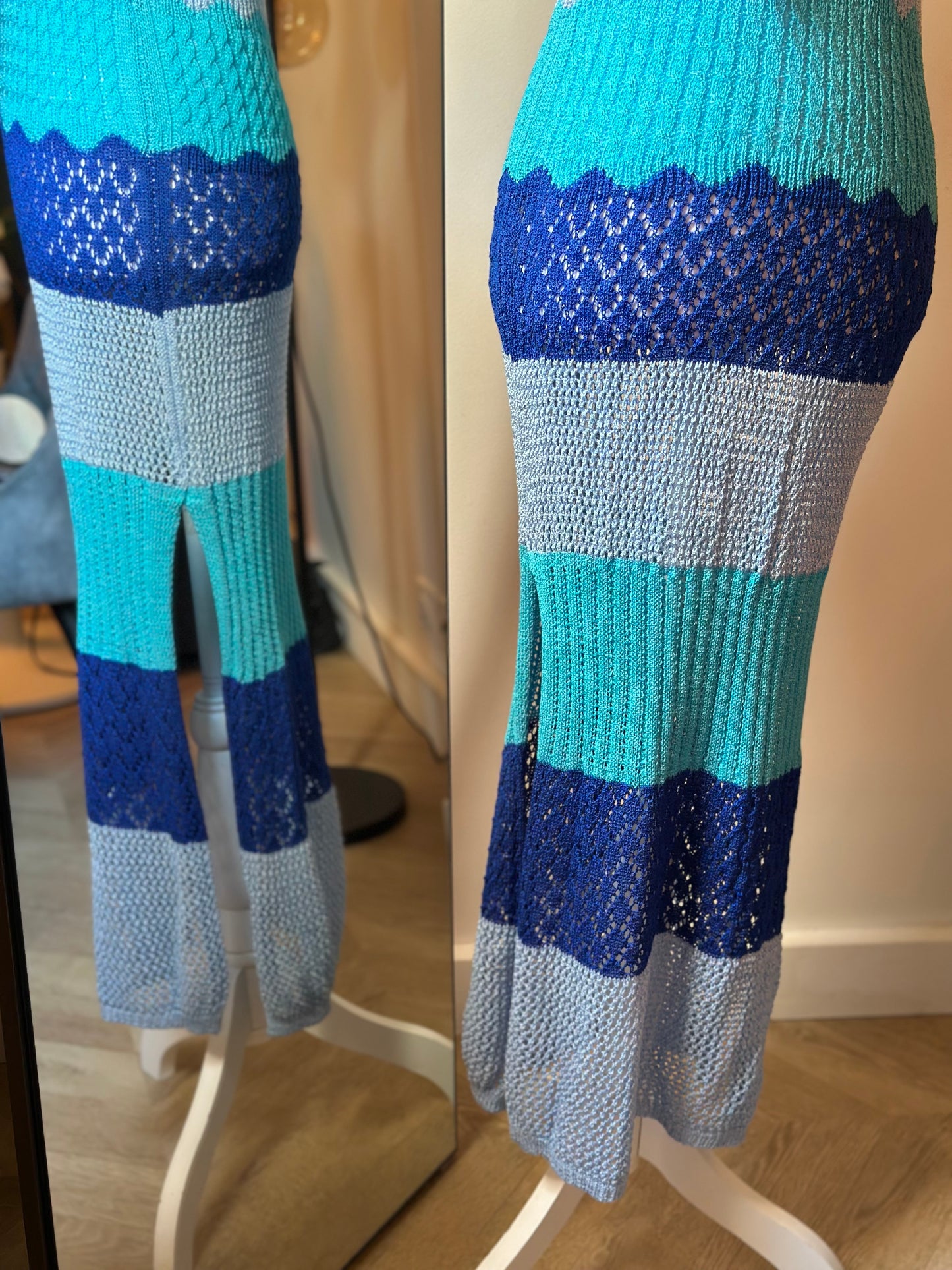 Robe longue maille bleue neuve T.U