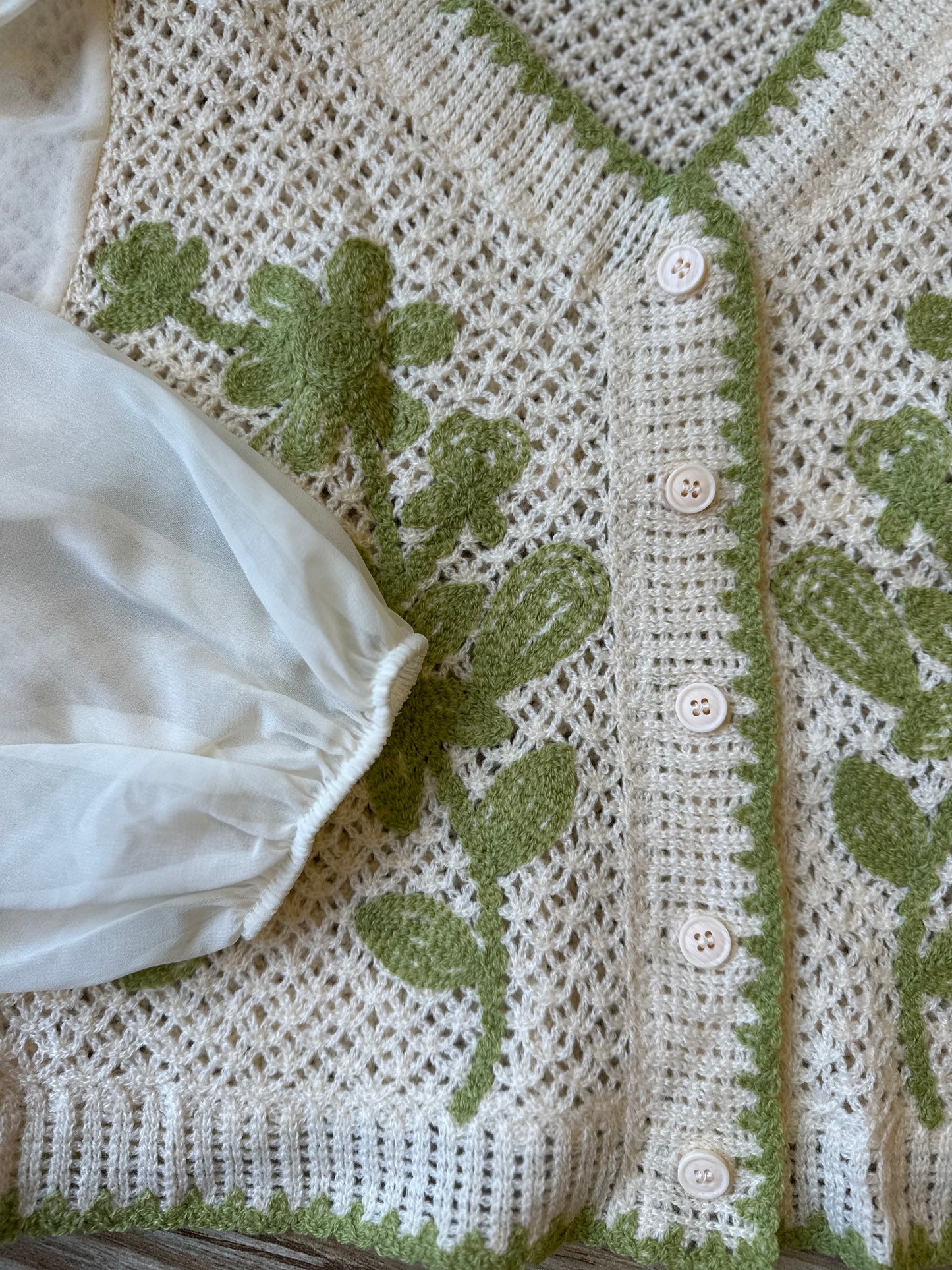 Top cardigan au crochet fleuri vert clair T.36