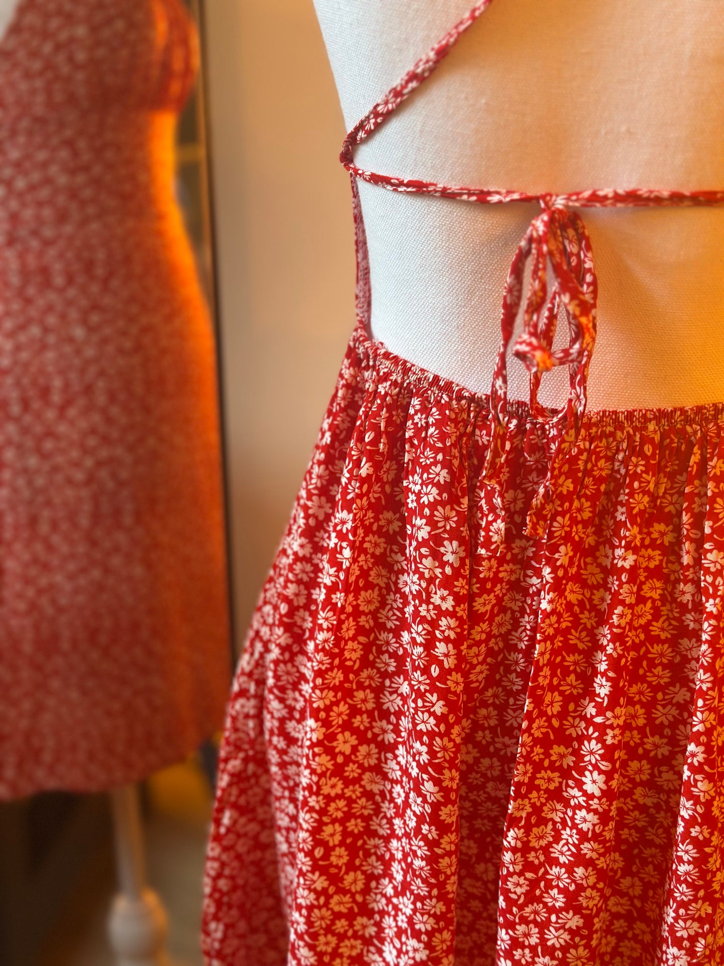 Robe courte à imprimé floral coloré T.36