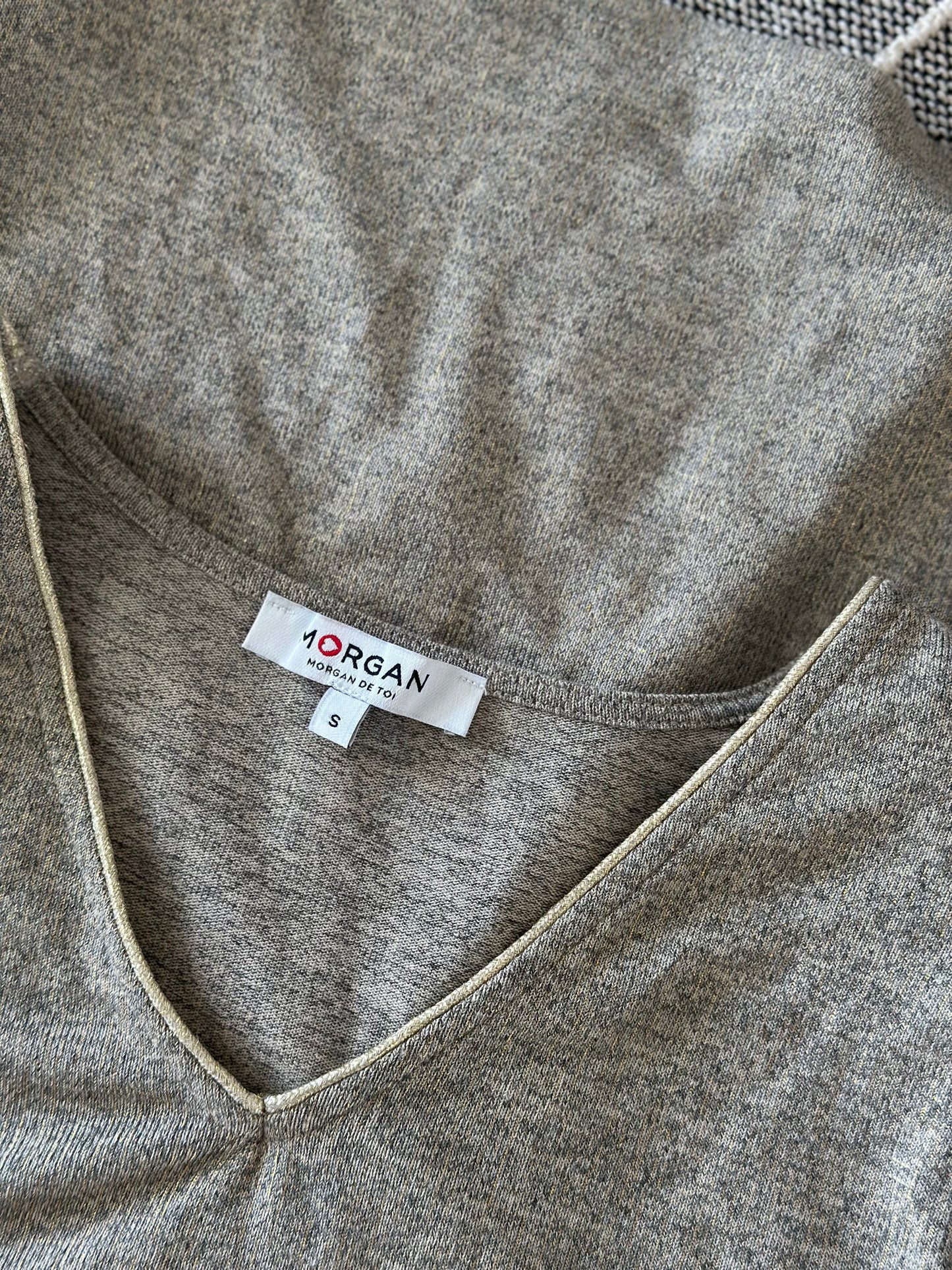 Top gris et doré T.36