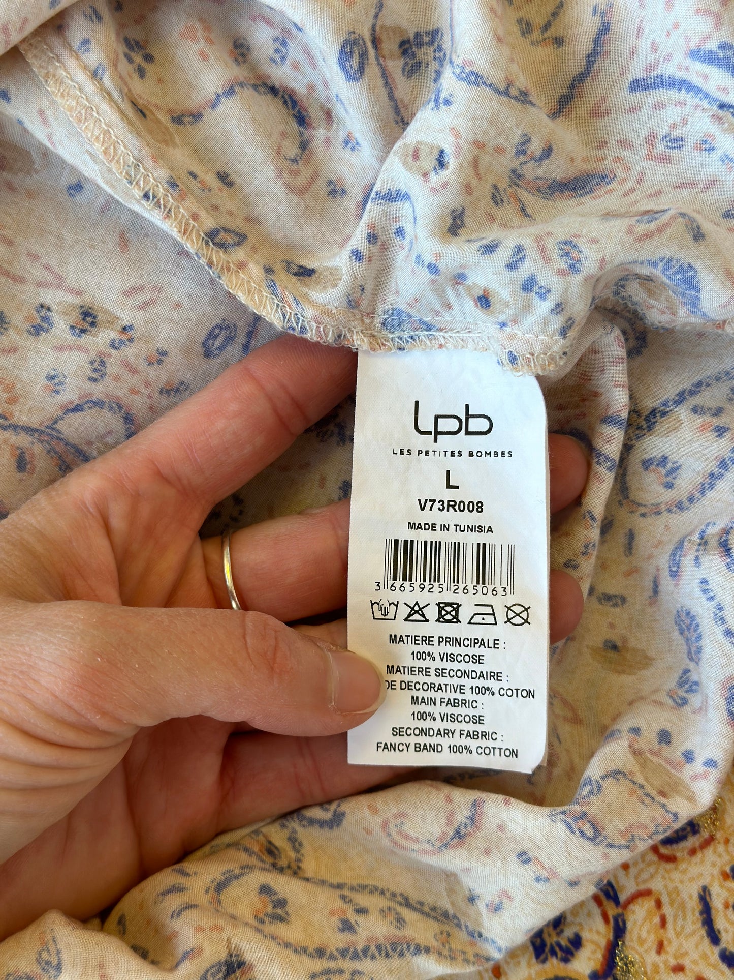 Belle robe midi à motifs fleuris cachemire T.40