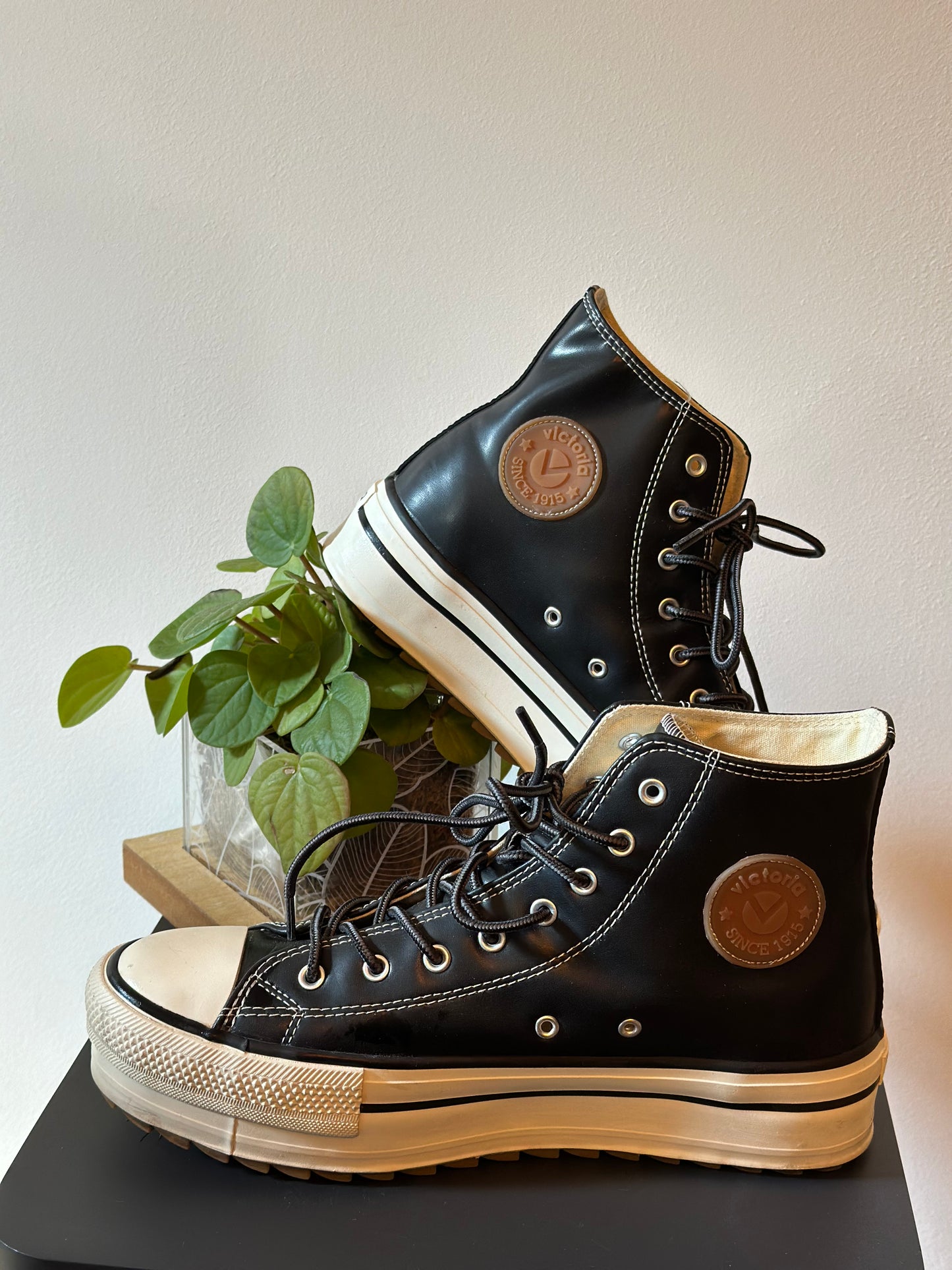 Basket montante à plateforme style converse P.40