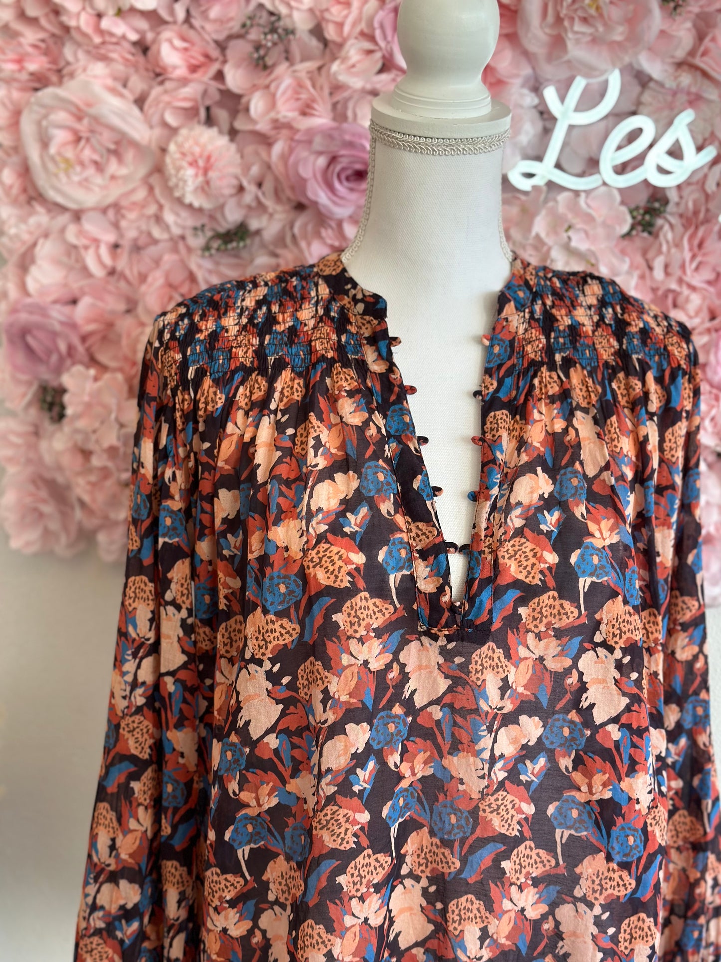 Belle blouse coupe ample motifs fleuris colorée T.40