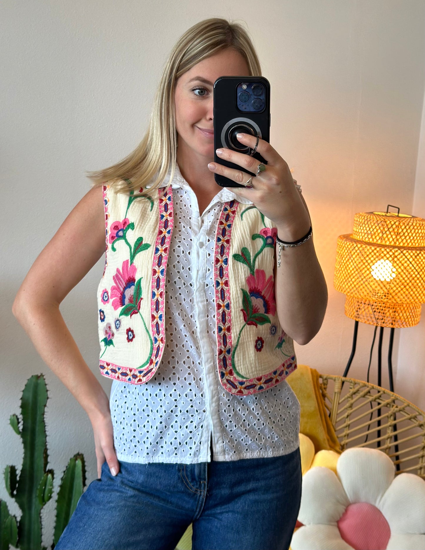 Gilet sans manches beige, broderies fleuries T.36