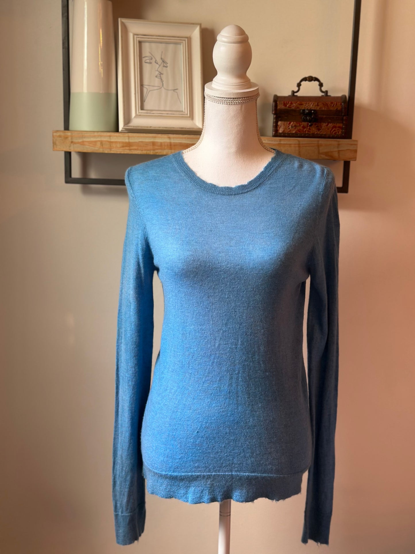 Pull col rond en cachemire bleu modèle miss cp T.36
