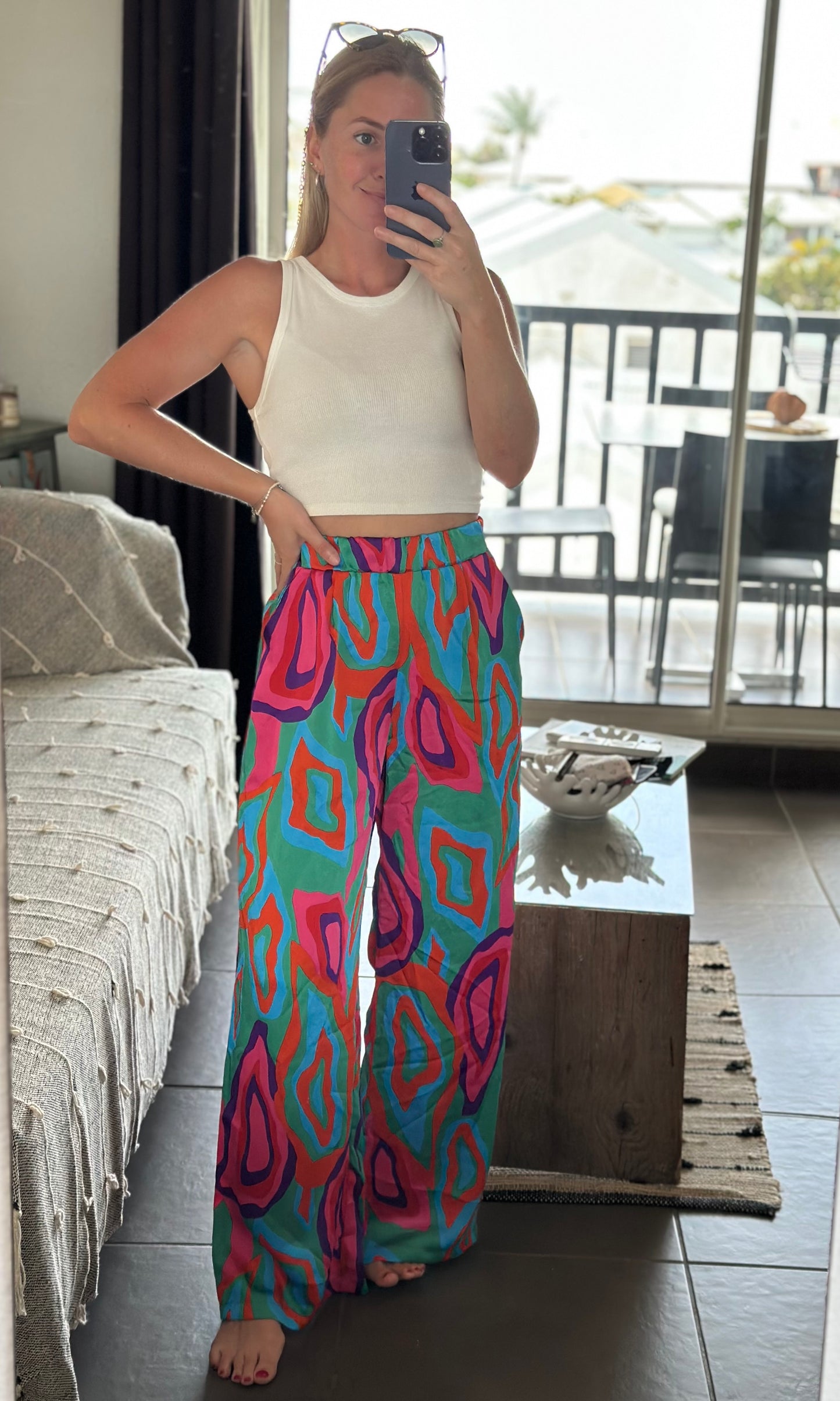 Pantalon fluide à jambes larges motifs colorés neuf T.U