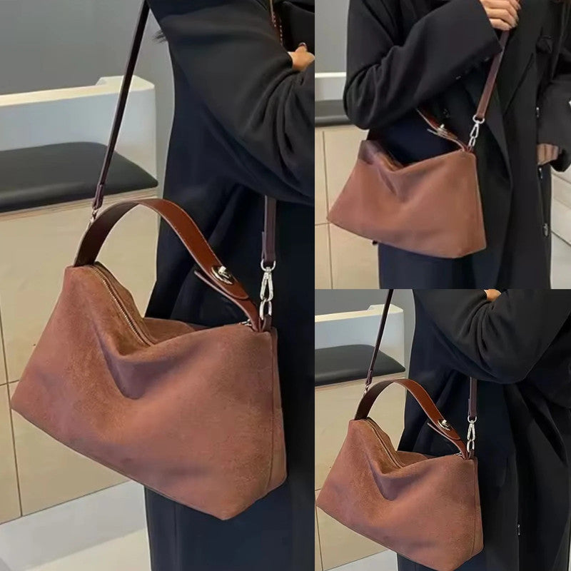 Sac marron suédine et similicuir détails dorés