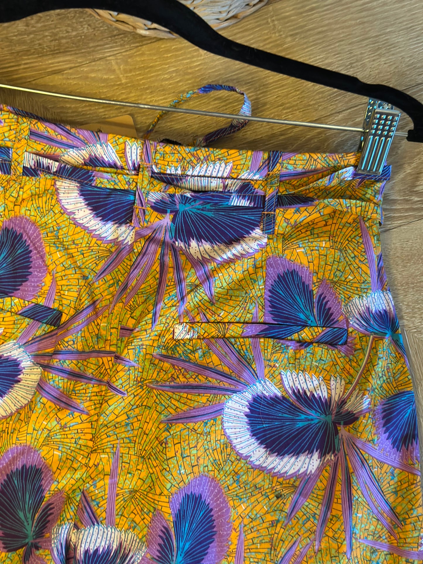 Short imprimé orangé lilas T.36 Neuf