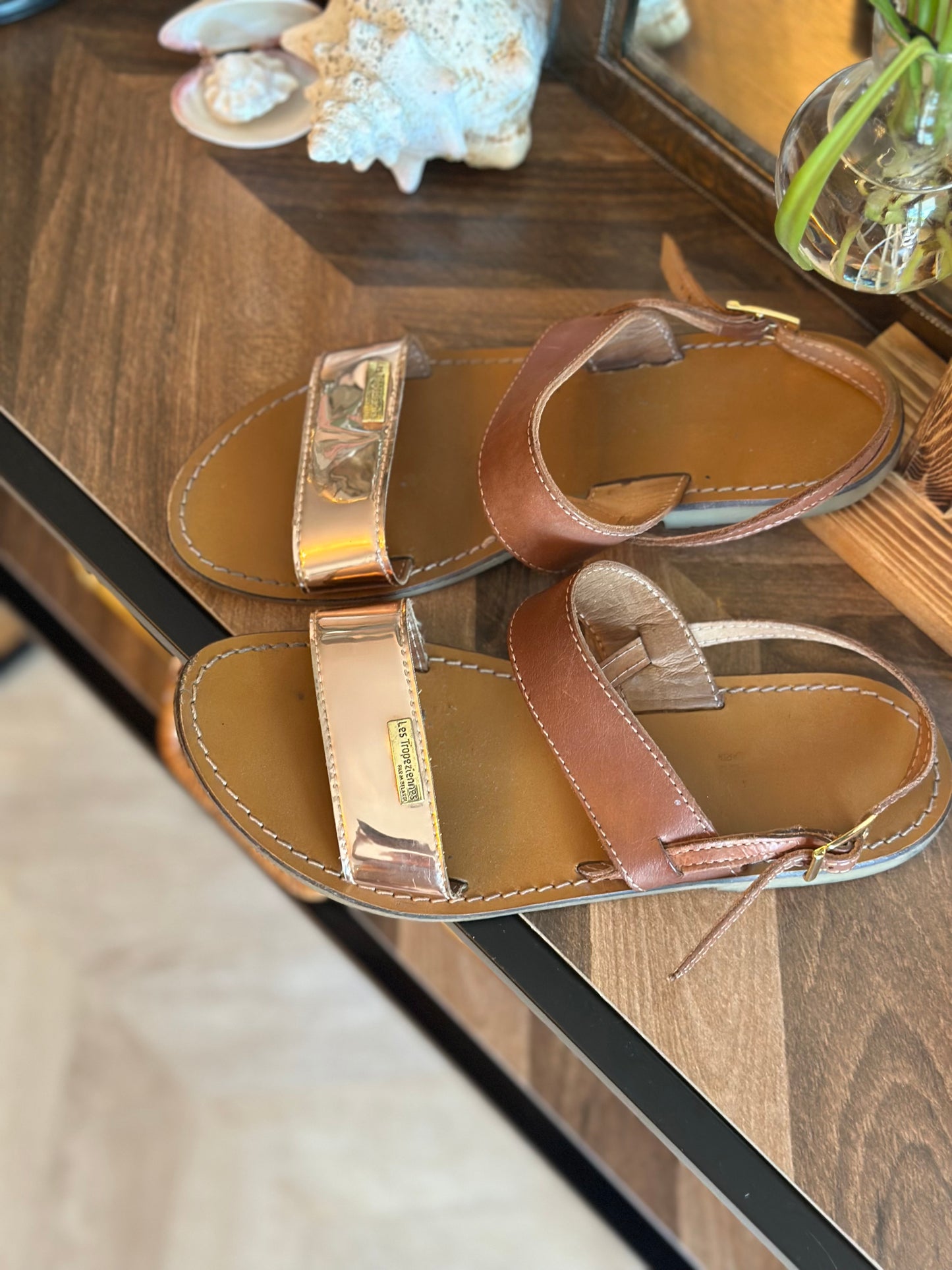 Sandales cuir camel et métallisé T.36