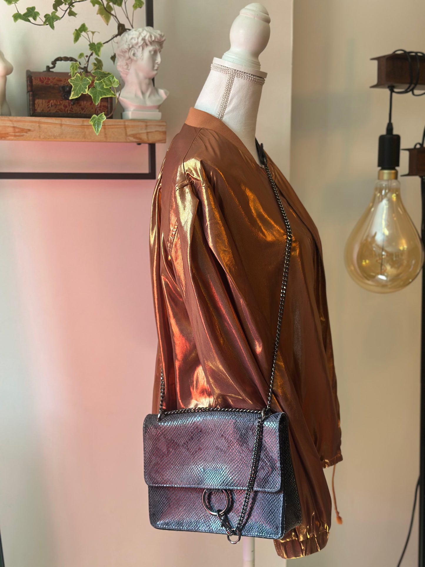 Sac en cuir imprimé python noir et gris – Chaîne métal ajustable