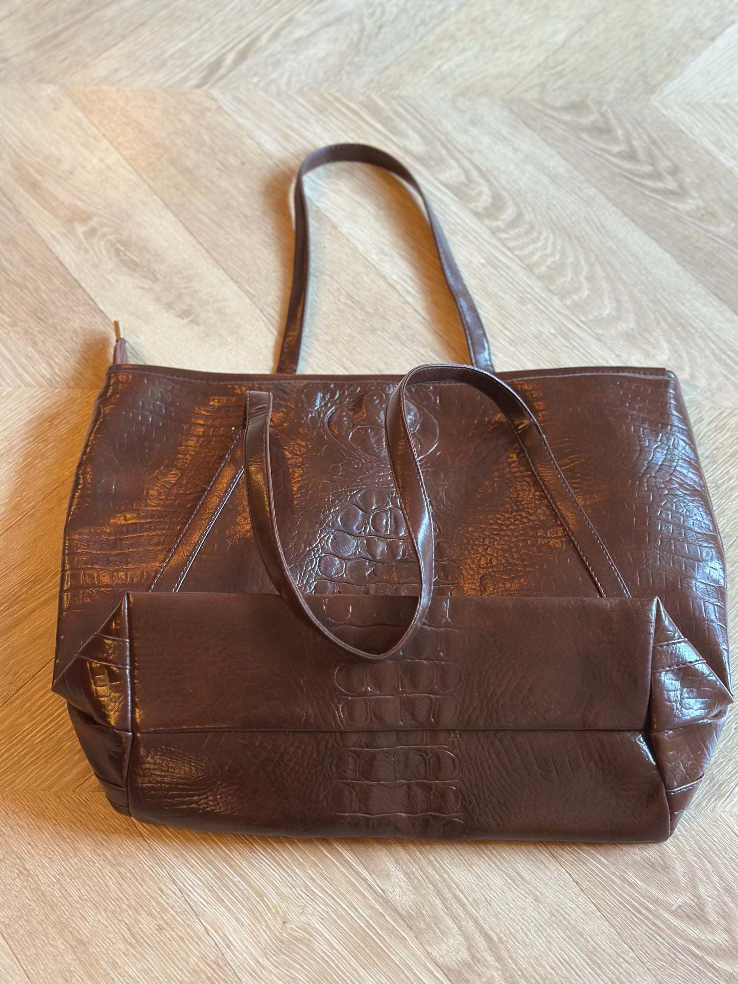 Grand sac cabas effet croco marron