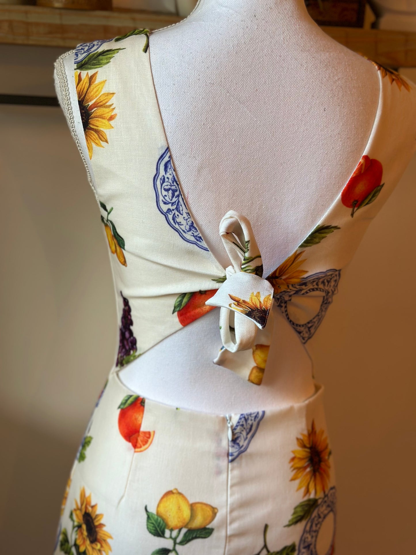 Robe d’été courte à imprimé agrumes – Dos ouvert T.34