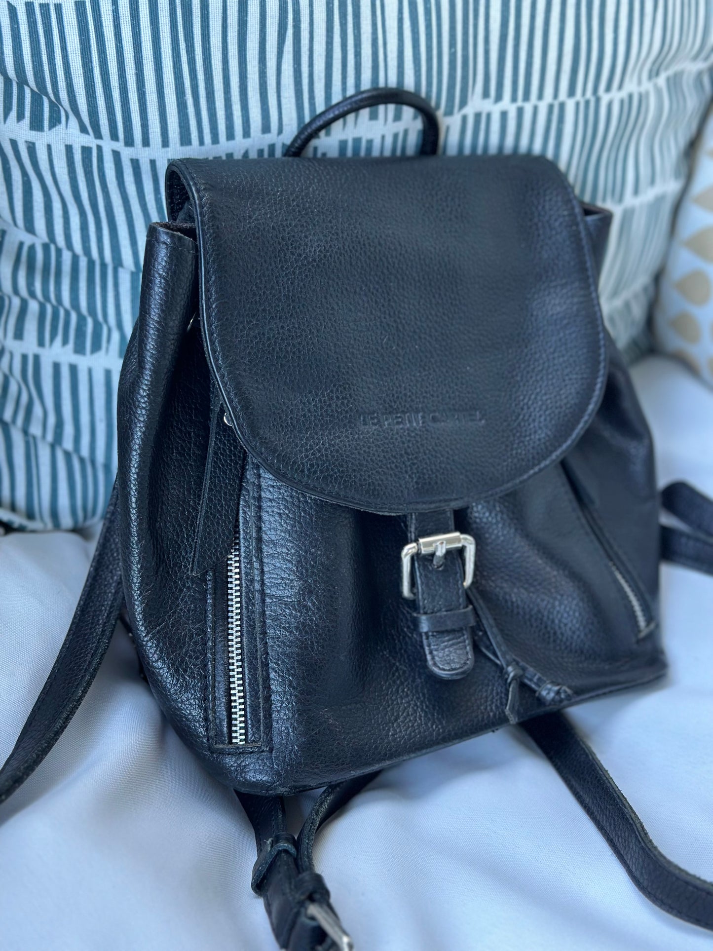Sac à dos en cuir noir “Le Petit Cartel”
