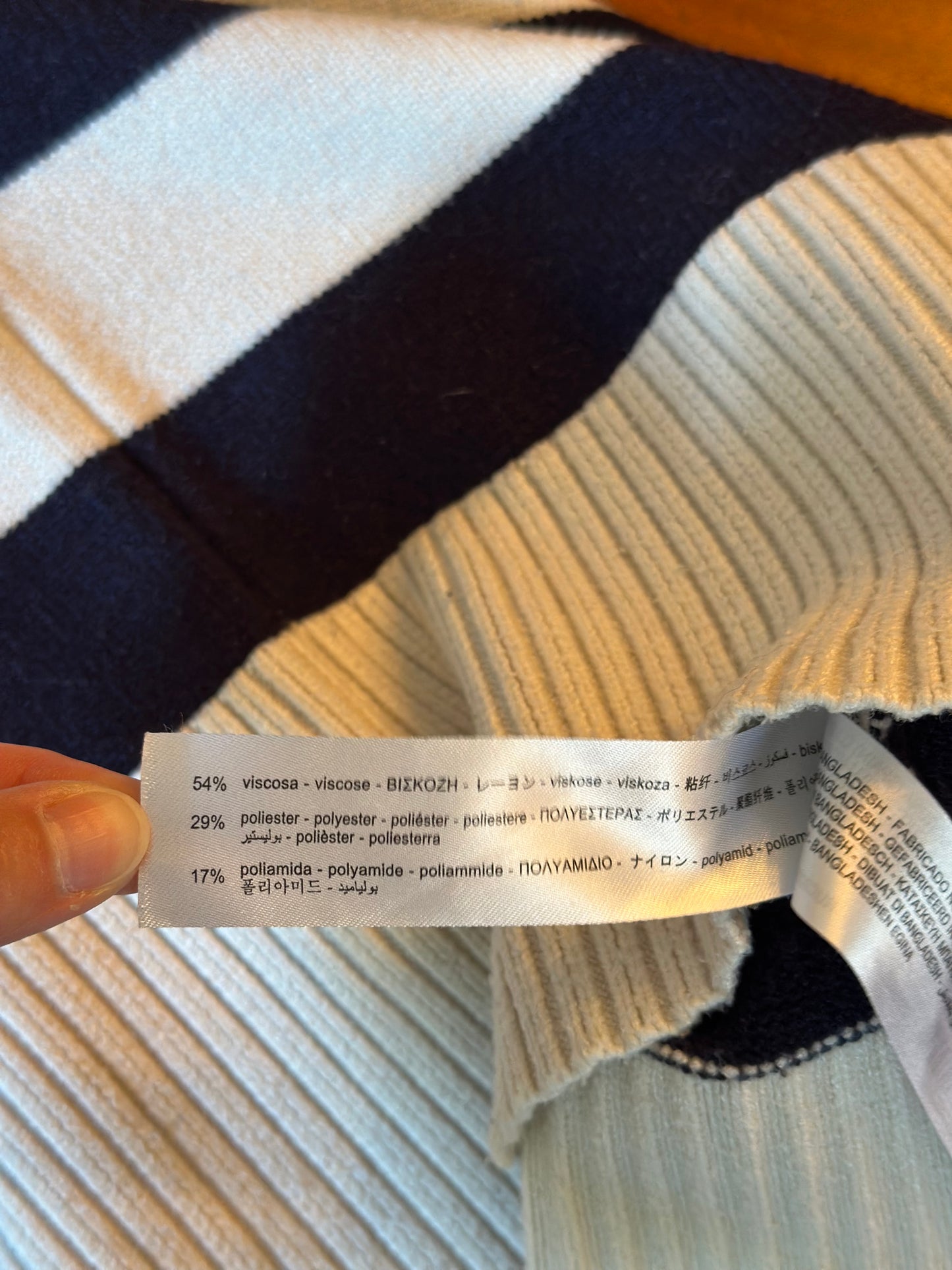 Pull marinière à rayures noir et écru T.34