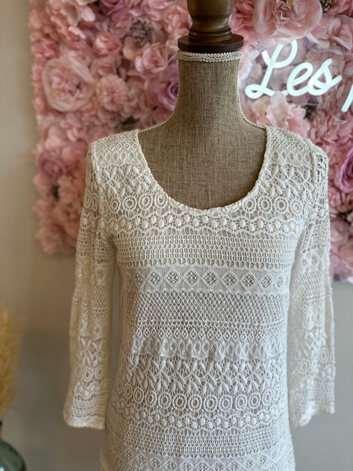 Magnifique robe blanche broderies en crochet, T.36