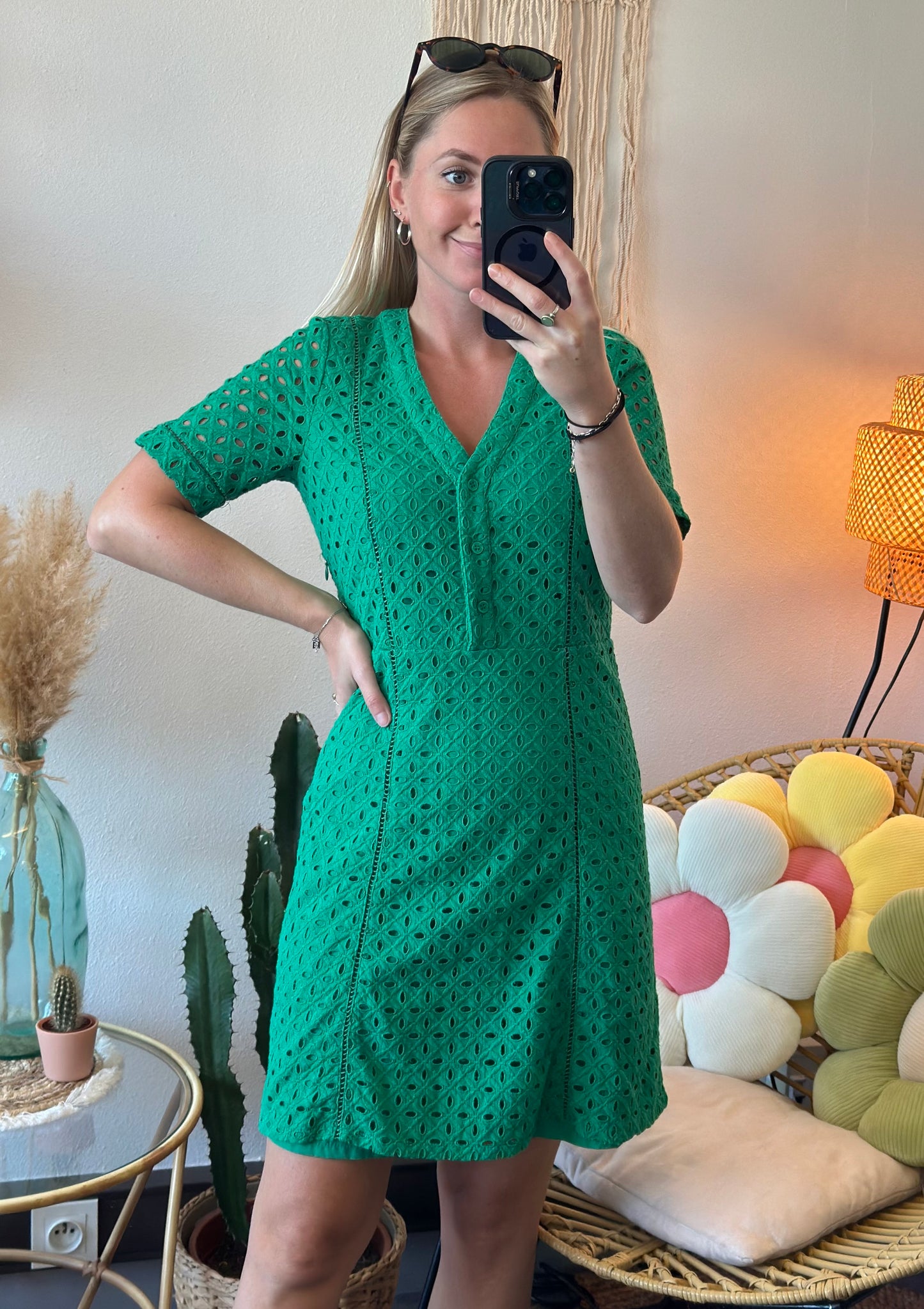 Robe midi verte en broderie anglaise, T.36