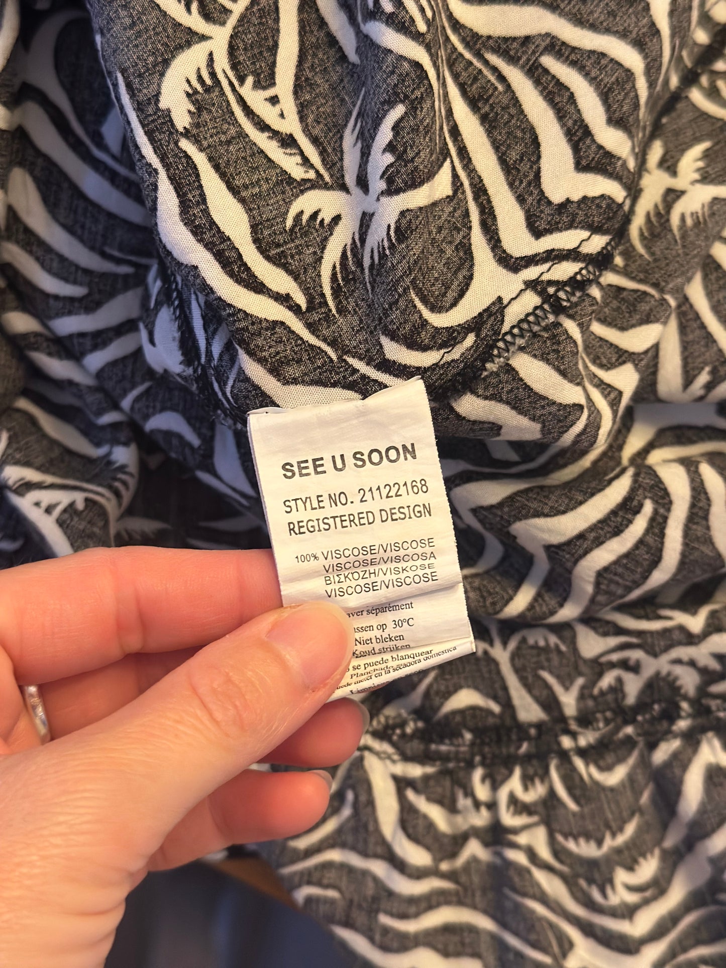 Robe imprimé zèbre palmiers noir et blanc T.36