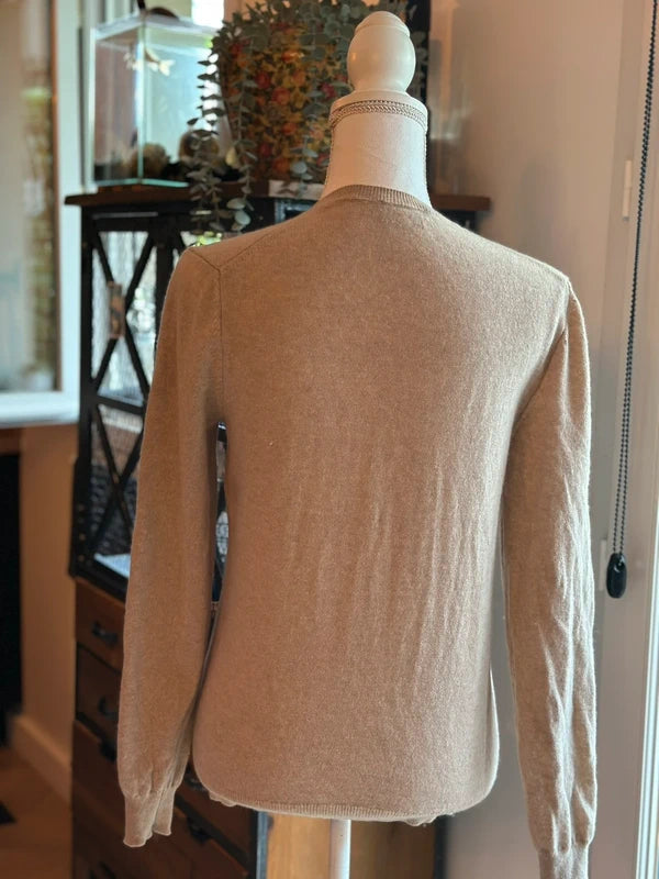 Pull en laine mérinos beige col en V T.38