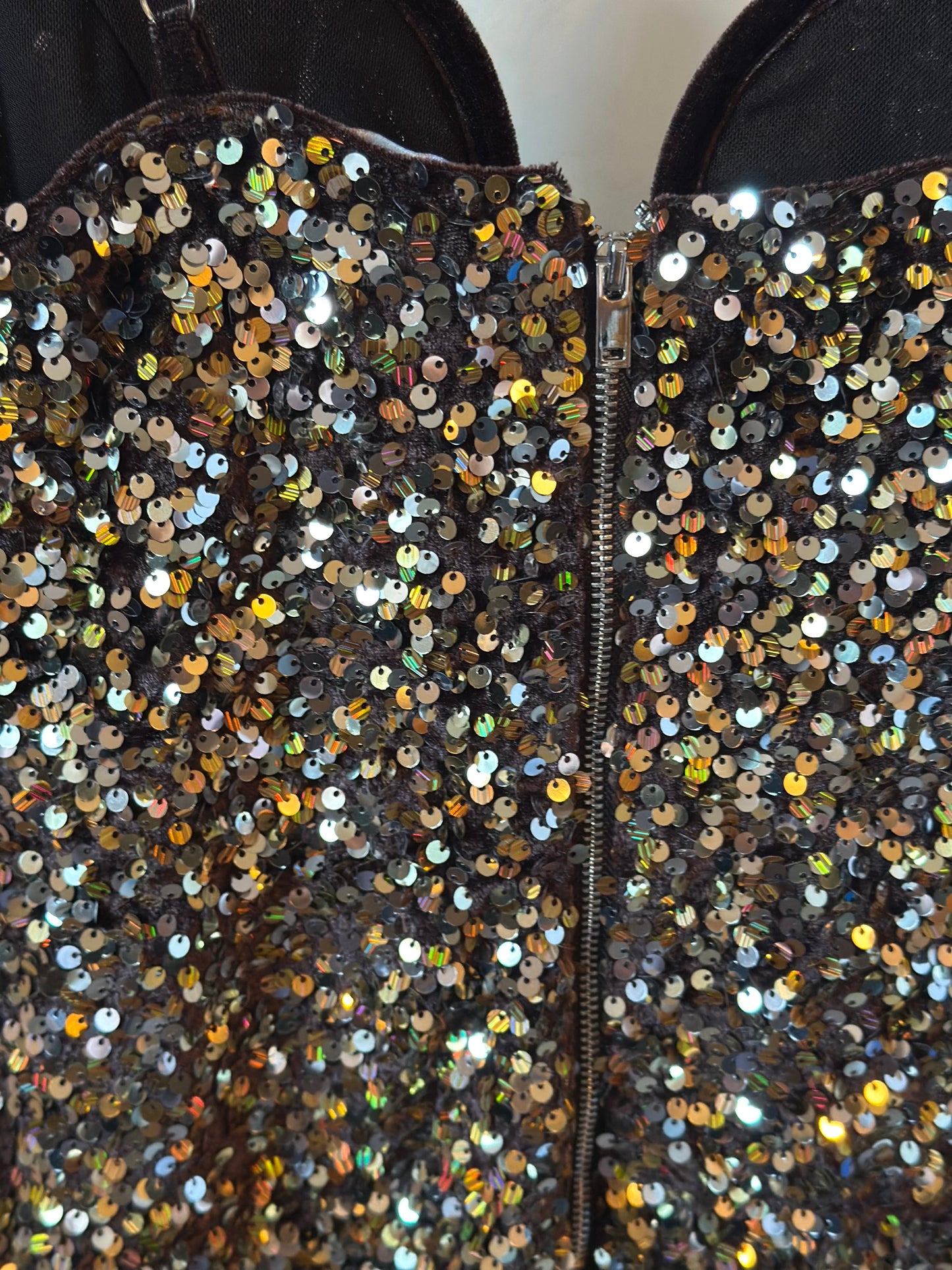 Robe à sequins dorés T.36